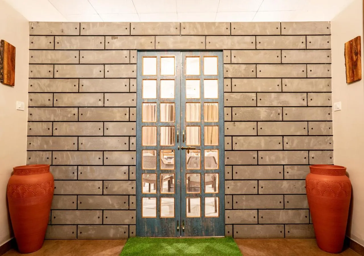 Restaurant/places to eat in The Satpura Panchtatva Villa