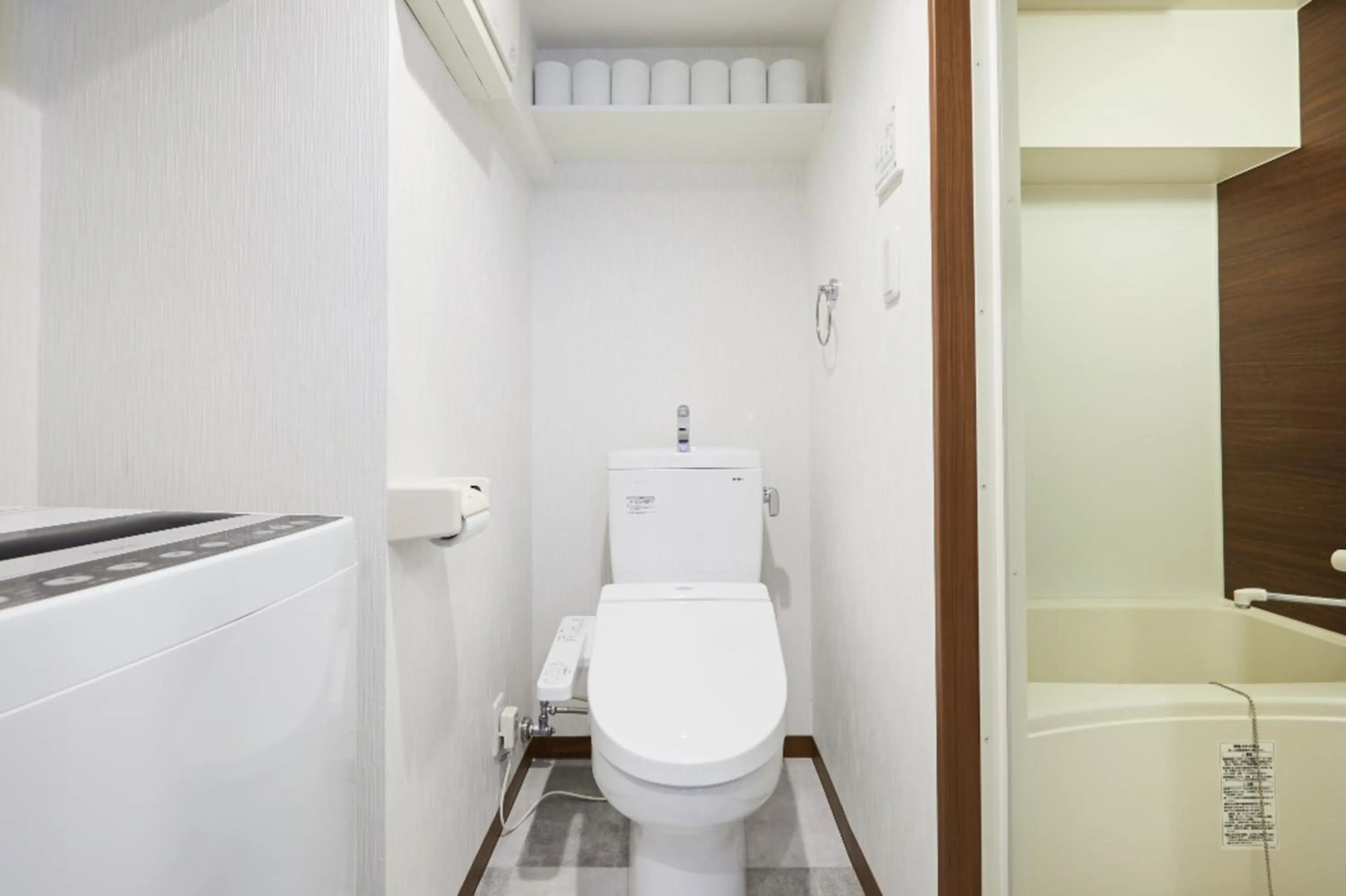 Shower in HOTEL AIS HATAGAYA