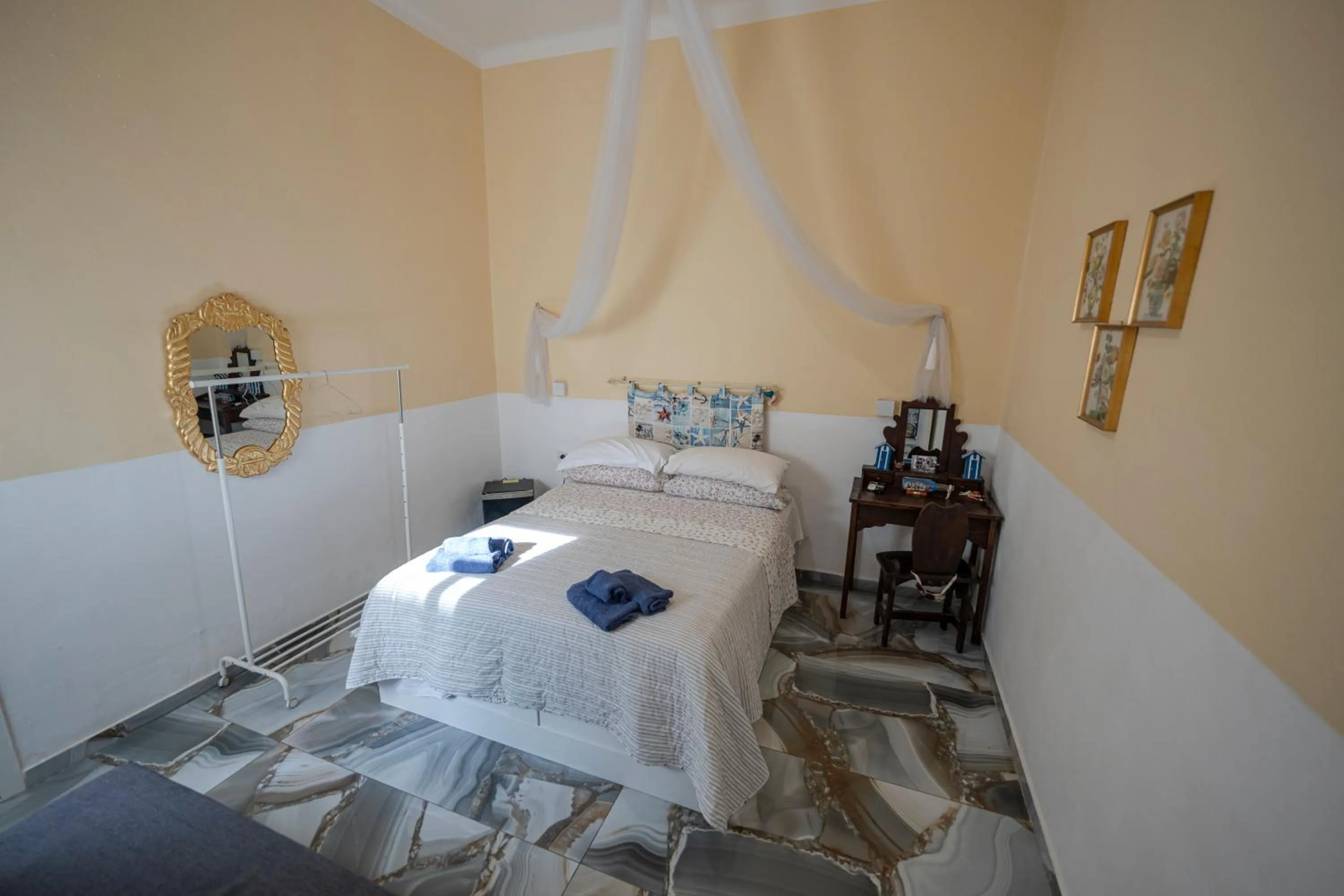 Photo of the whole room, Bed in Il faro 17