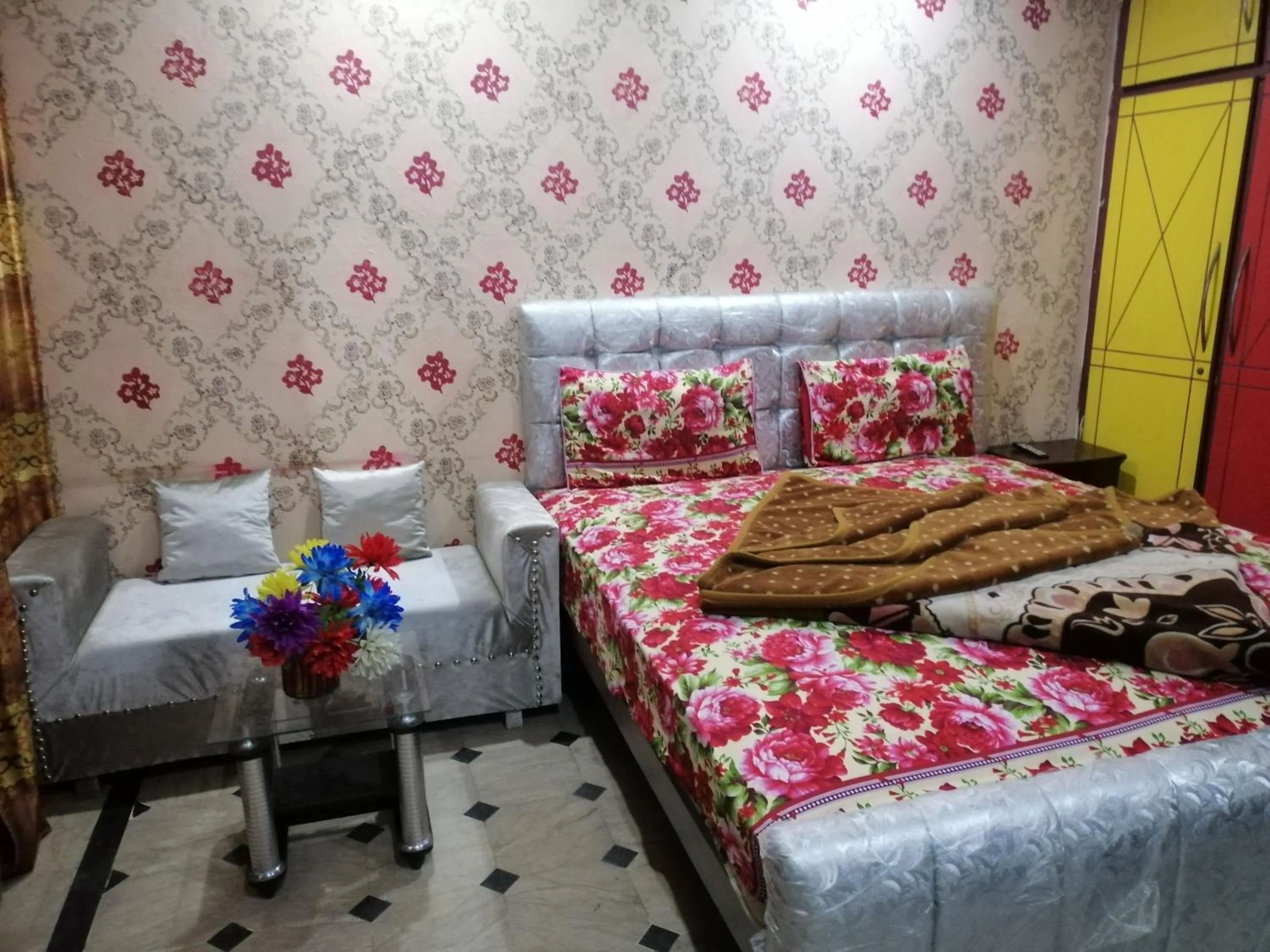 Bed in Faizan Hotel