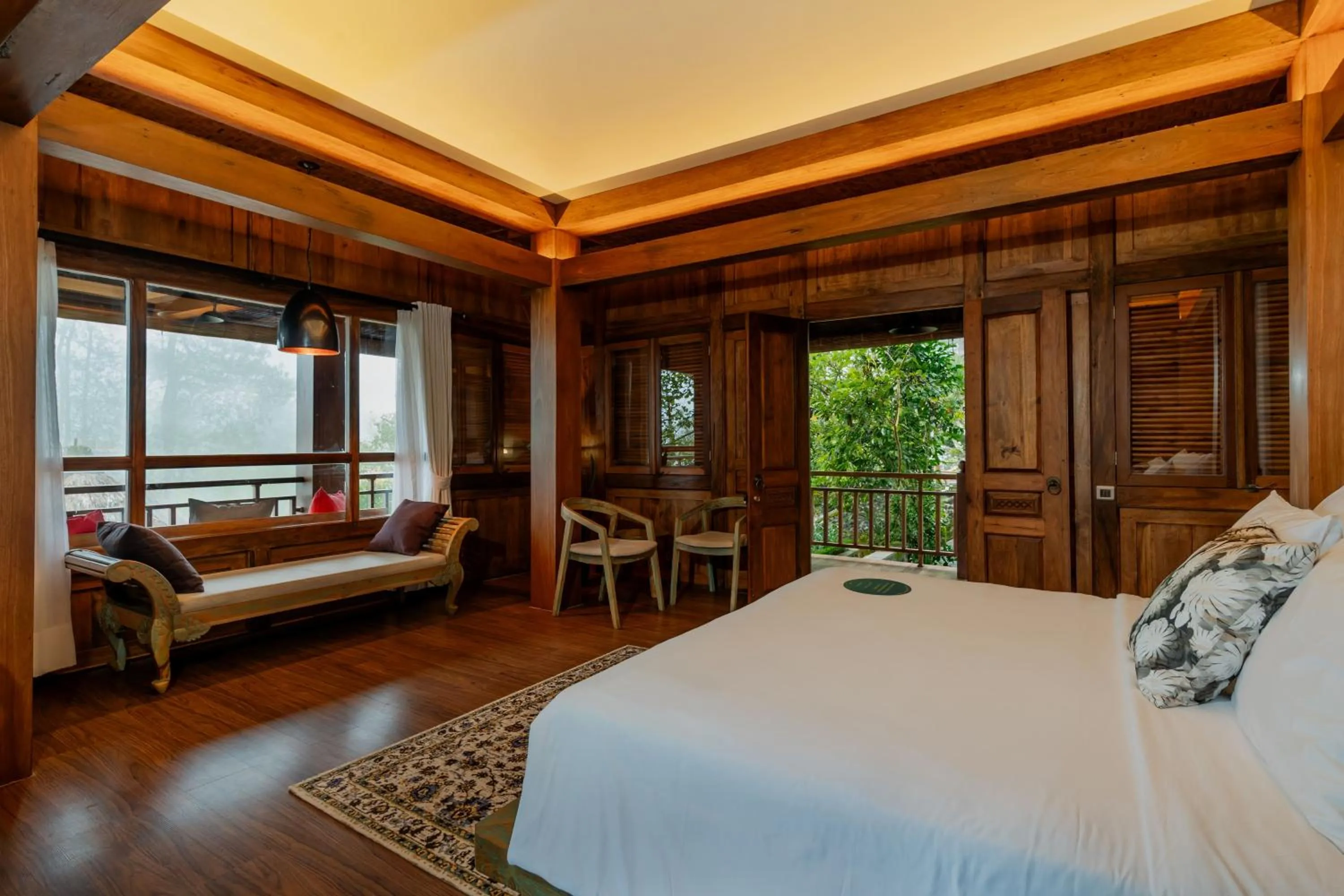 Property building, Bed in Tira Vilagna Suites & Spa