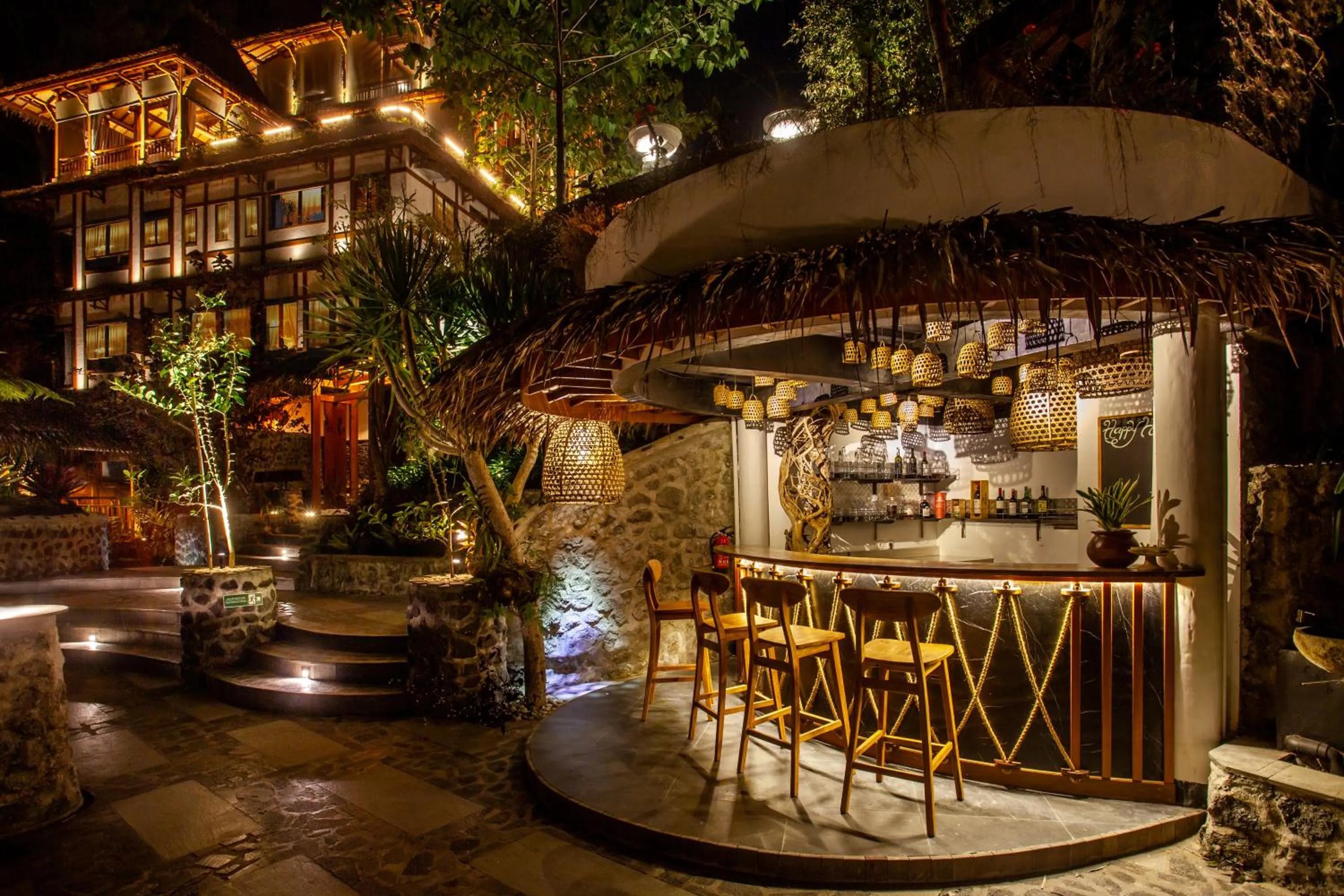 Lounge or bar in Tira Vilagna Suites & Spa