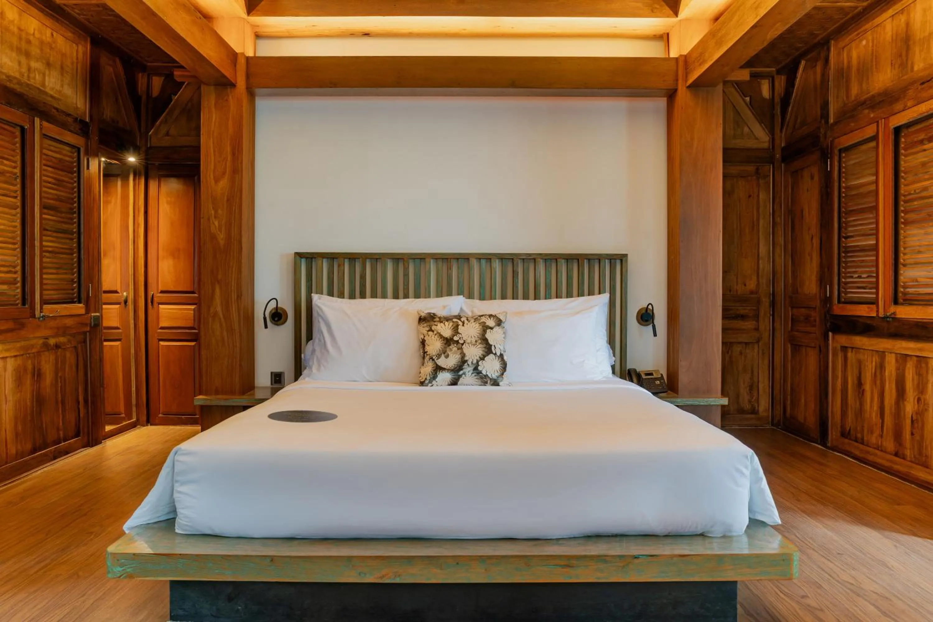 Property building, Bed in Tira Vilagna Suites & Spa