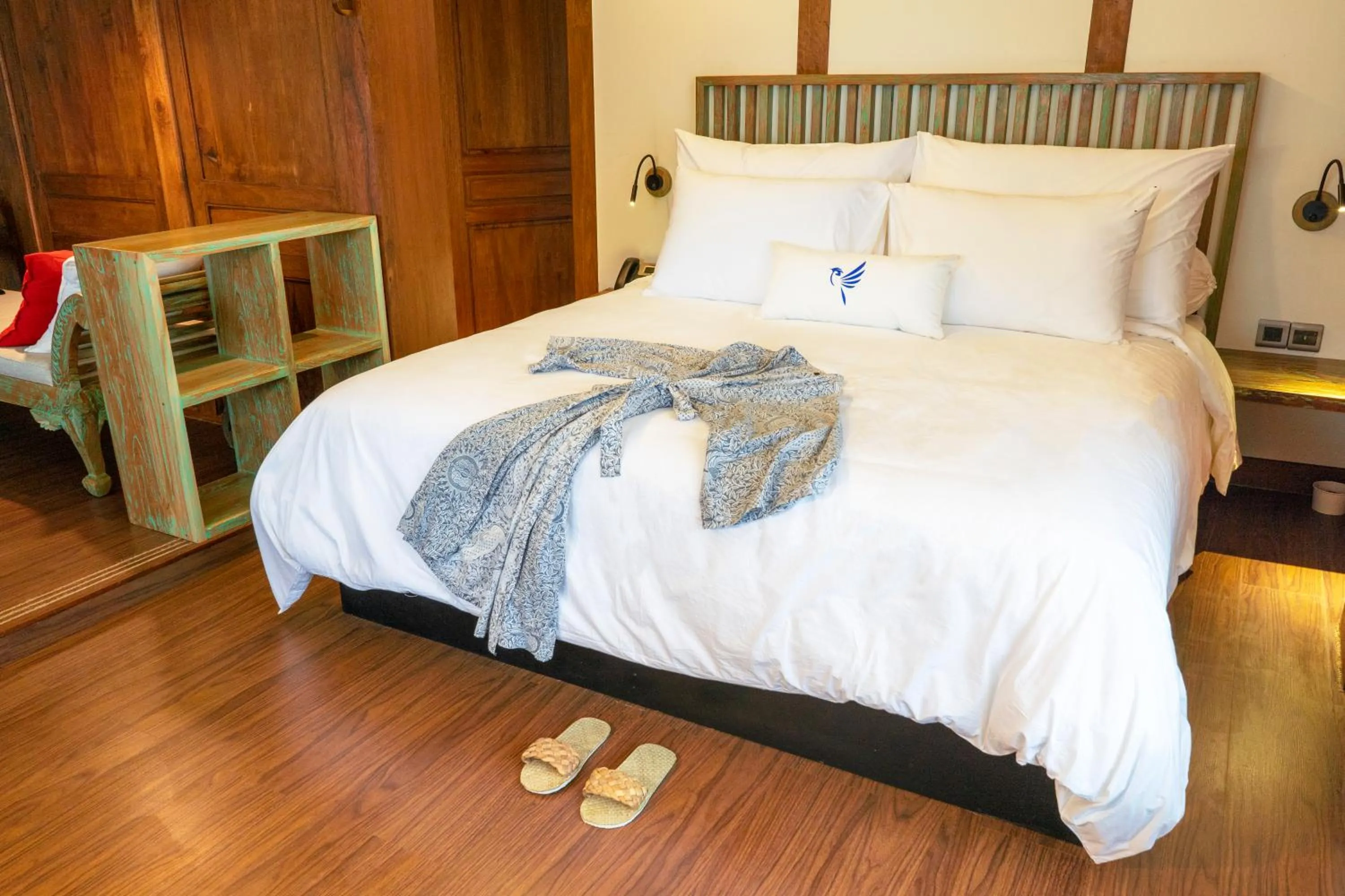 Bed in Tira Vilagna Suites & Spa