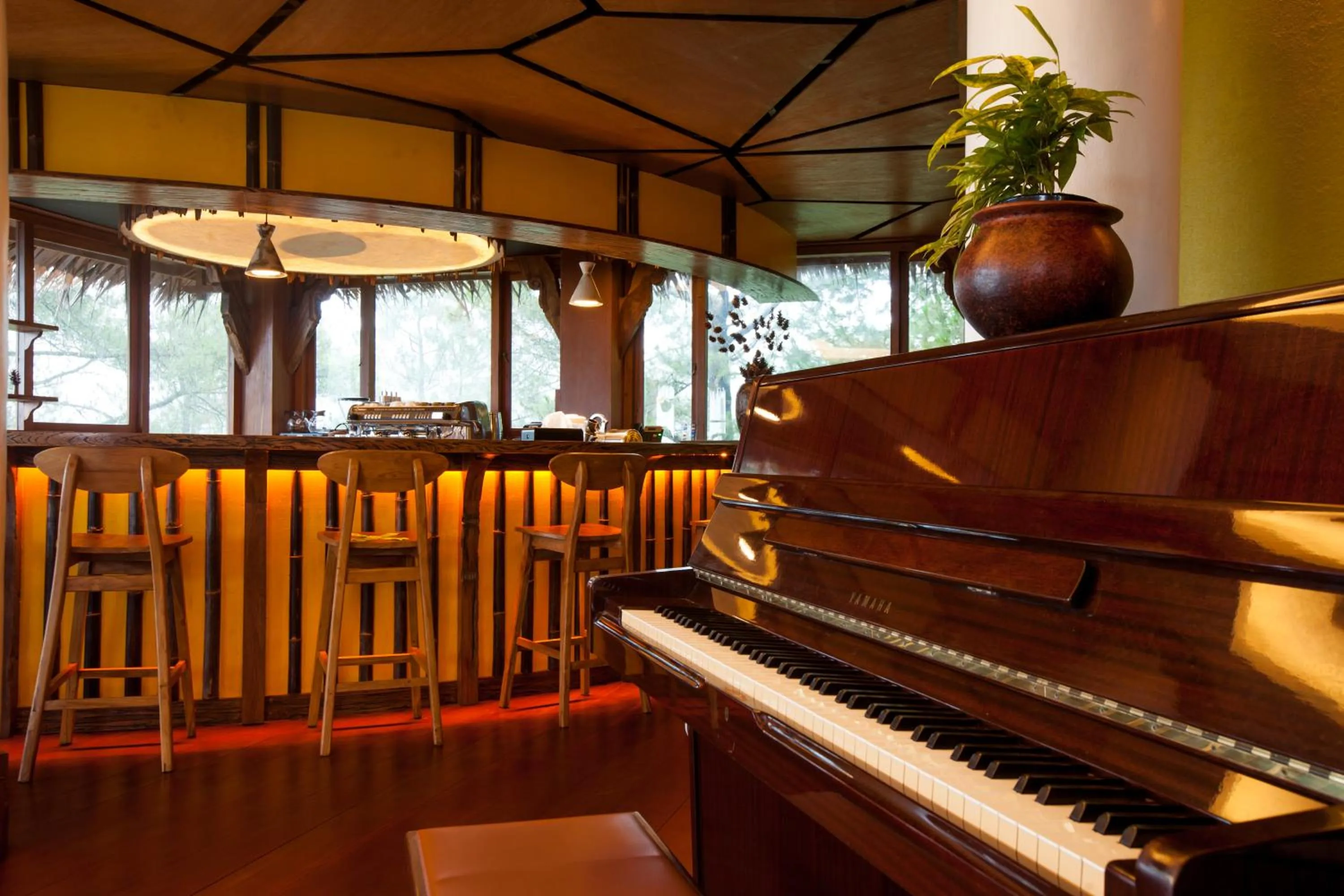 Lounge or bar in Tira Vilagna Suites & Spa