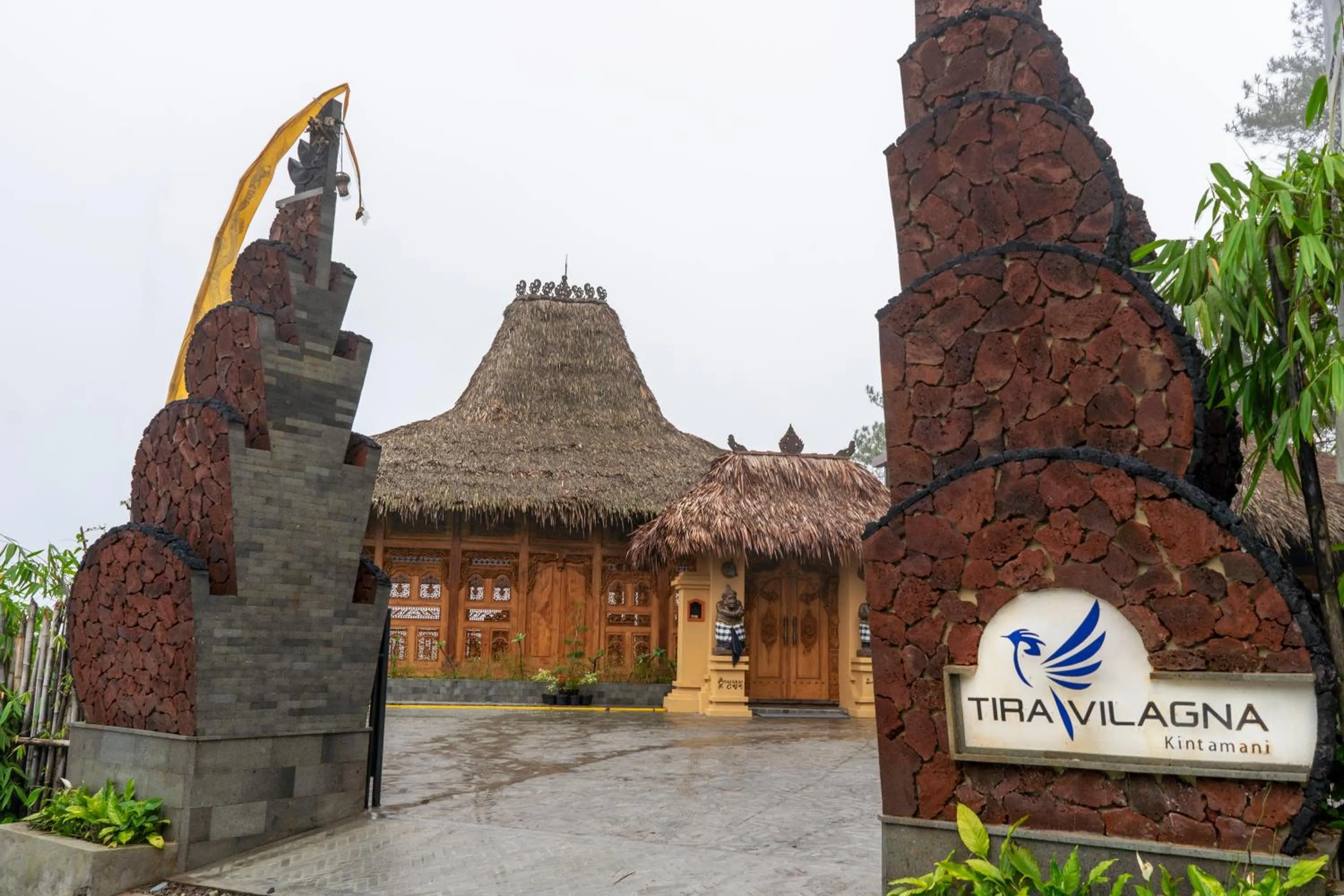 Facade/entrance in Tira Vilagna Suites & Spa