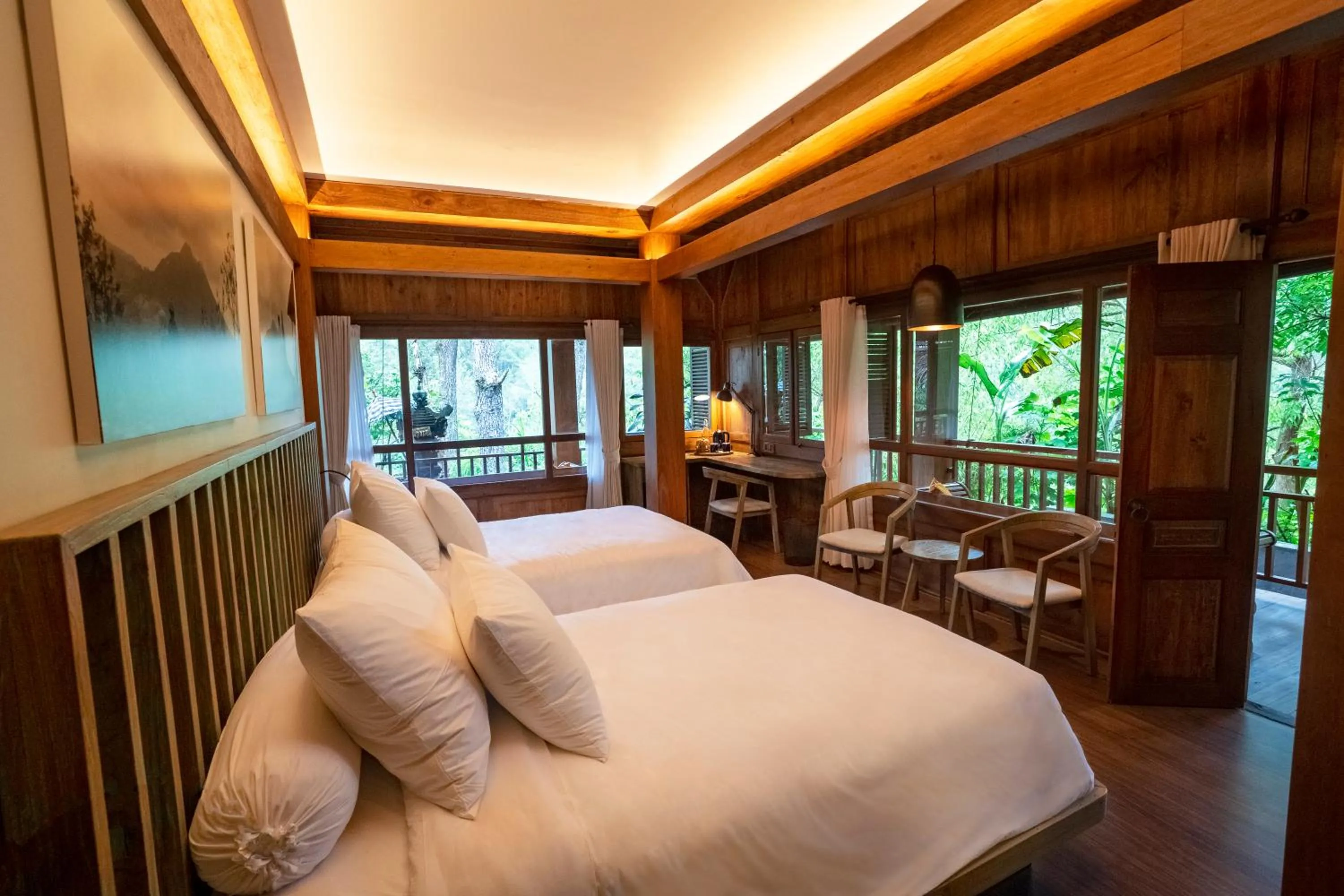 Photo of the whole room, Bed in Tira Vilagna Suites & Spa