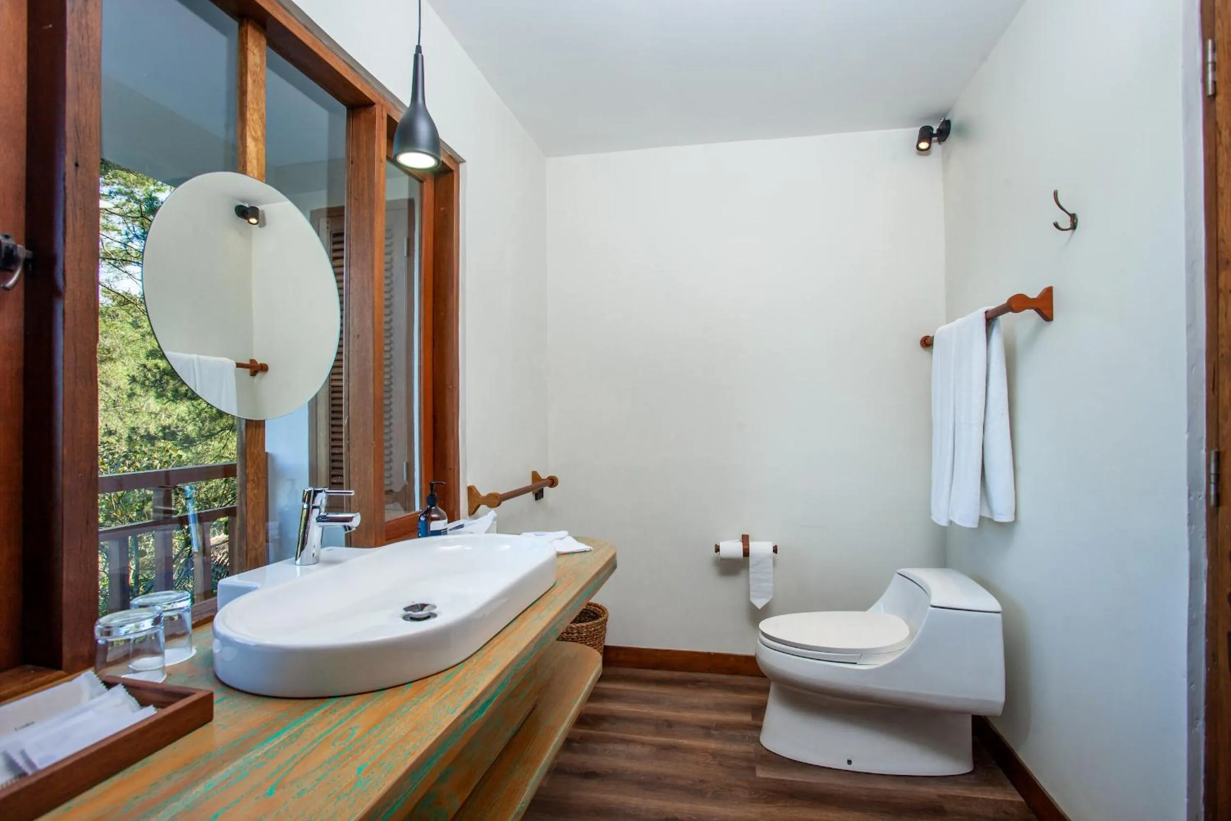 Bathroom in Tira Vilagna Suites & Spa