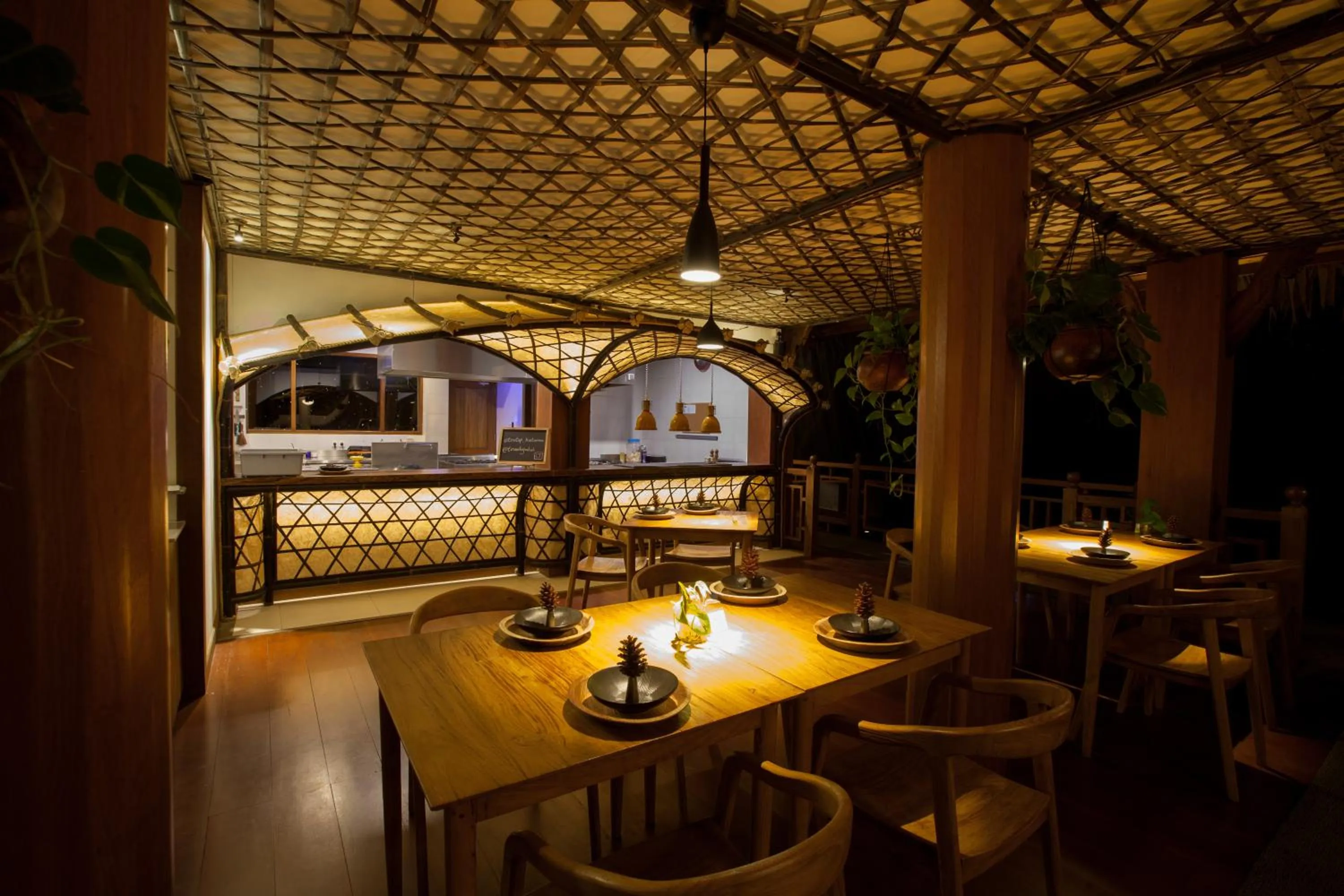 Restaurant/places to eat in Tira Vilagna Suites & Spa