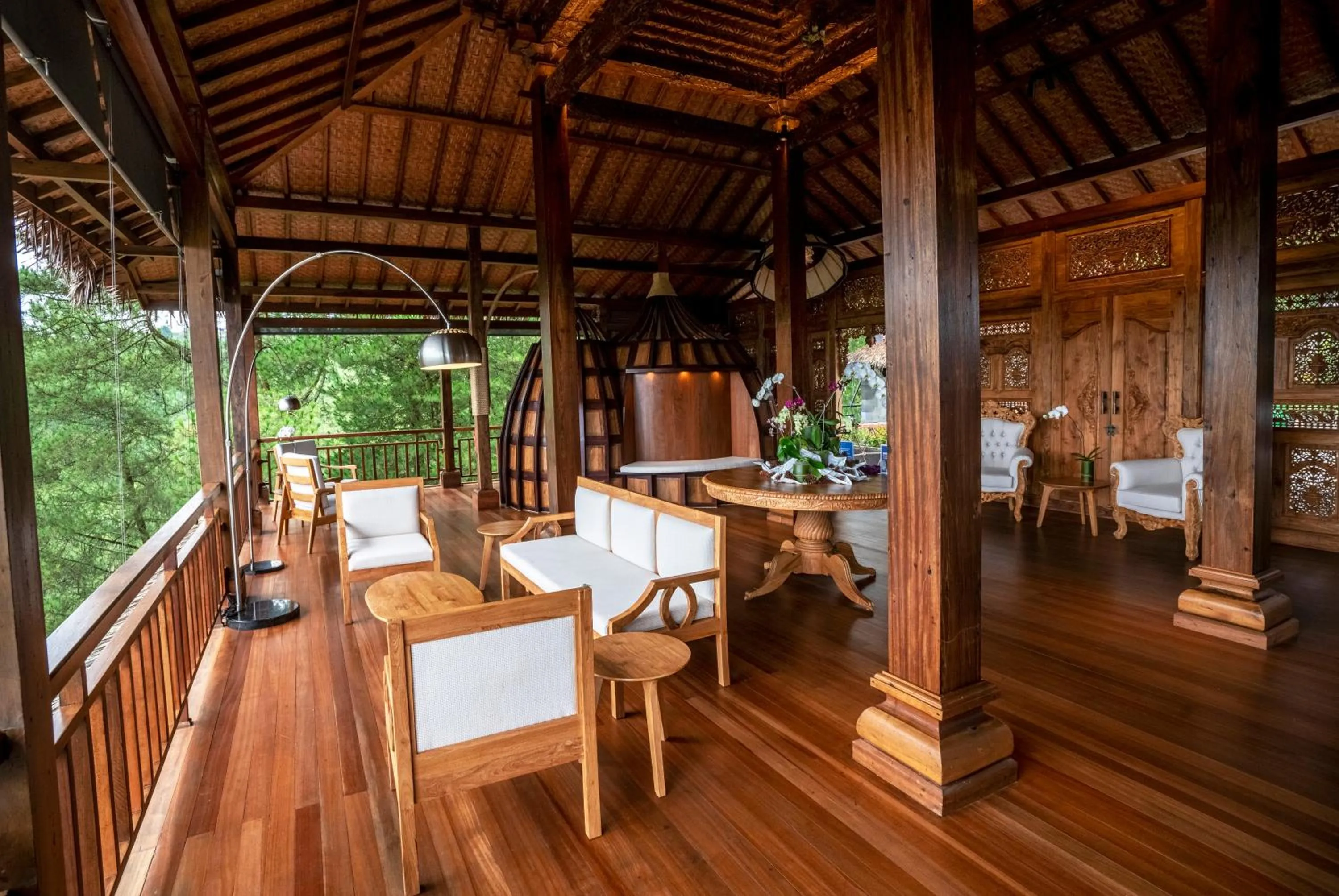 Lobby or reception in Tira Vilagna Suites & Spa