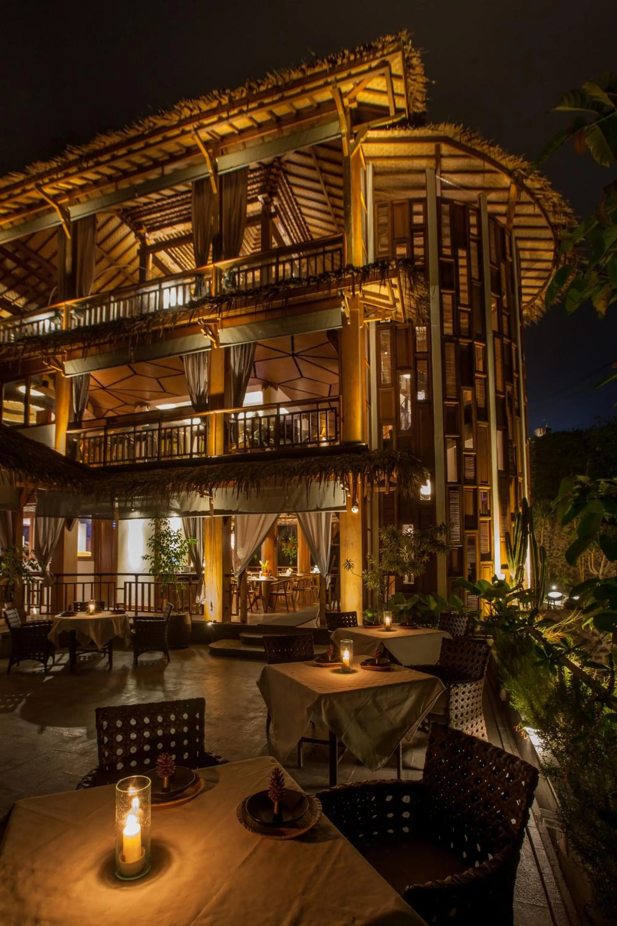 Restaurant/places to eat in Tira Vilagna Suites & Spa