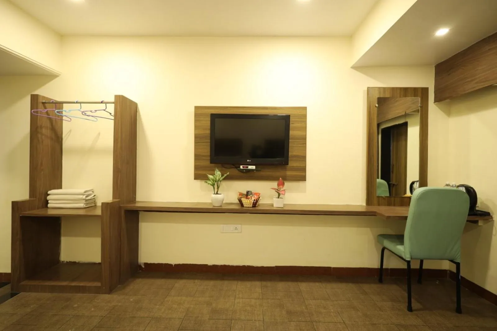 TV and multimedia in Saish Hotel Shirdi