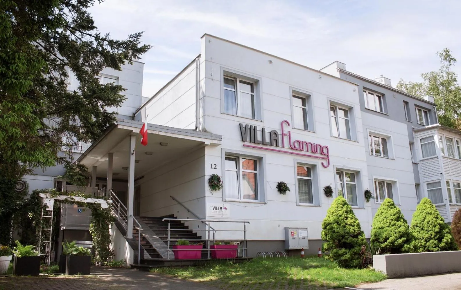 Property building in Villa Flaming