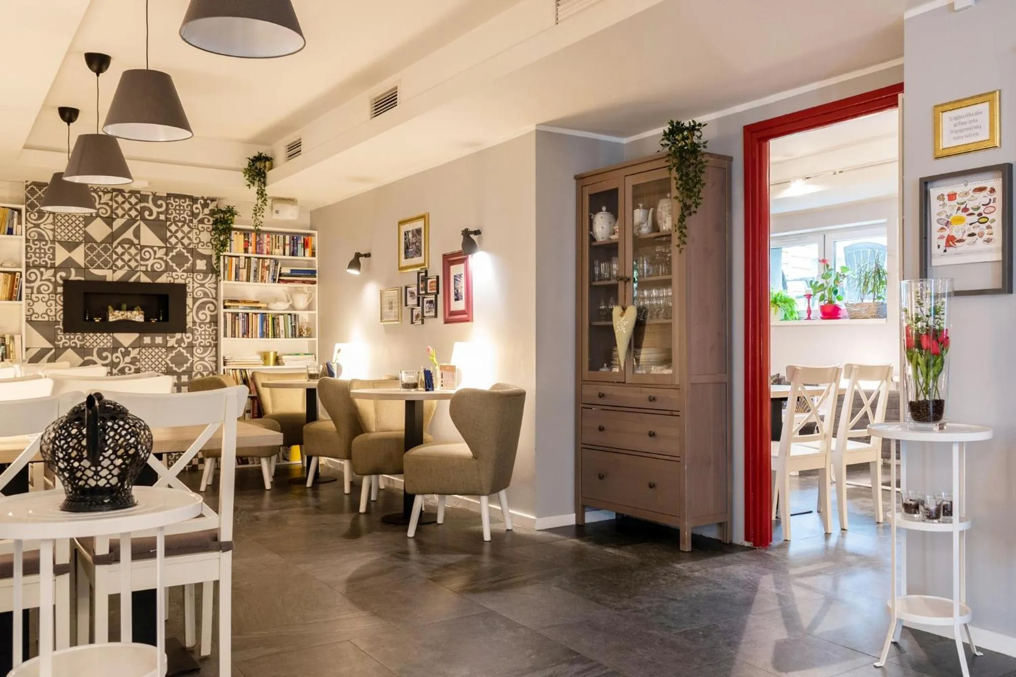 Restaurant/places to eat in Villa Flaming