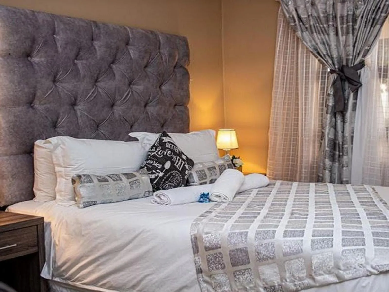 Bedroom, Bed in Belz Boutique Hotel
