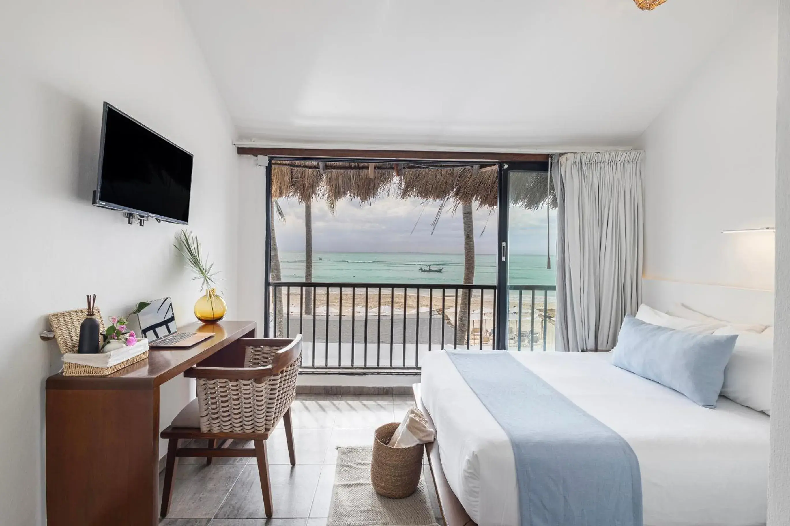 King Suite with Ocean View in Areia Playa del Carmen - Beach Front Hotel King Suite with Ocean View in Areia Playa del Carmen - Beach Front Hotel
