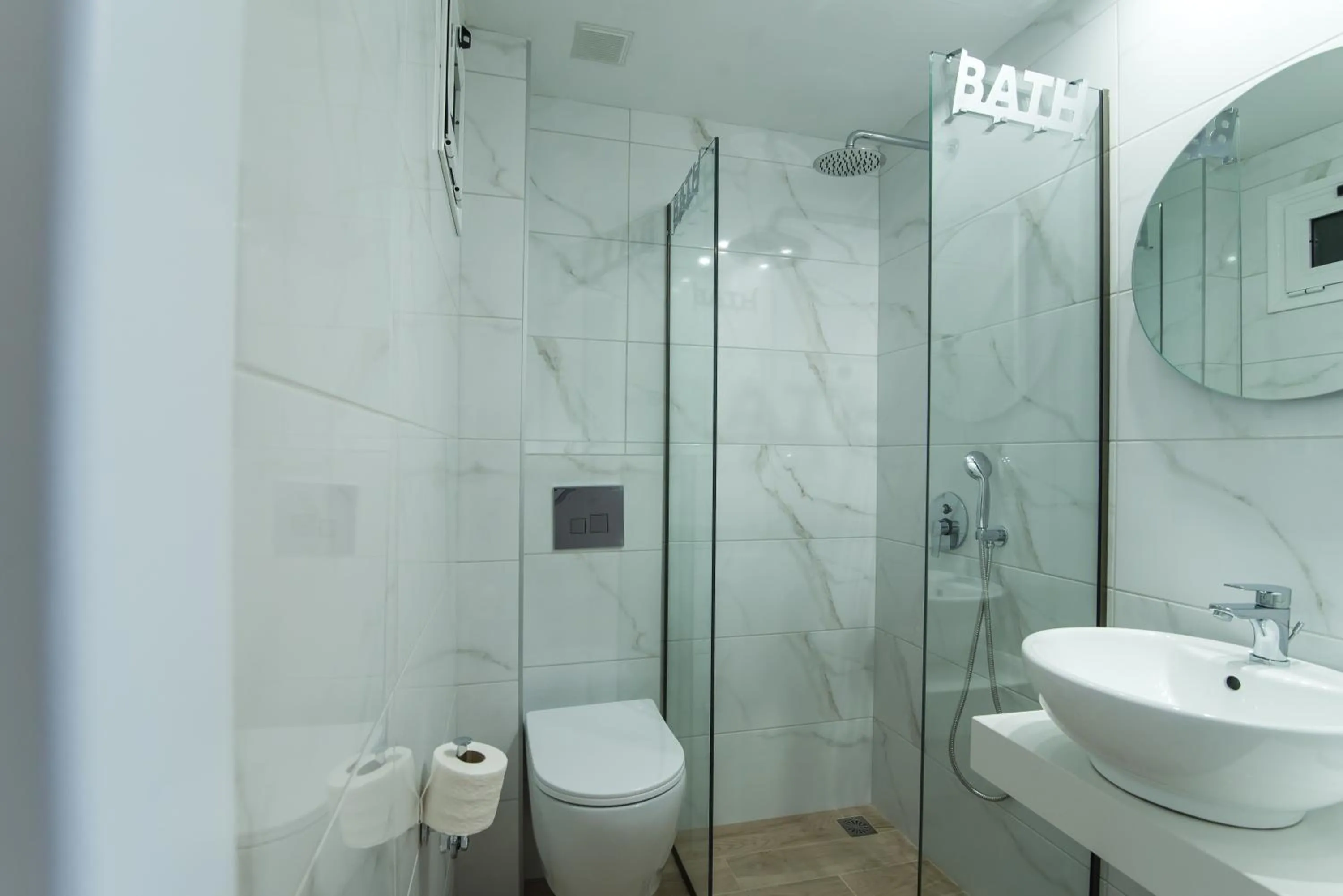 Bathroom in Mirage Studios