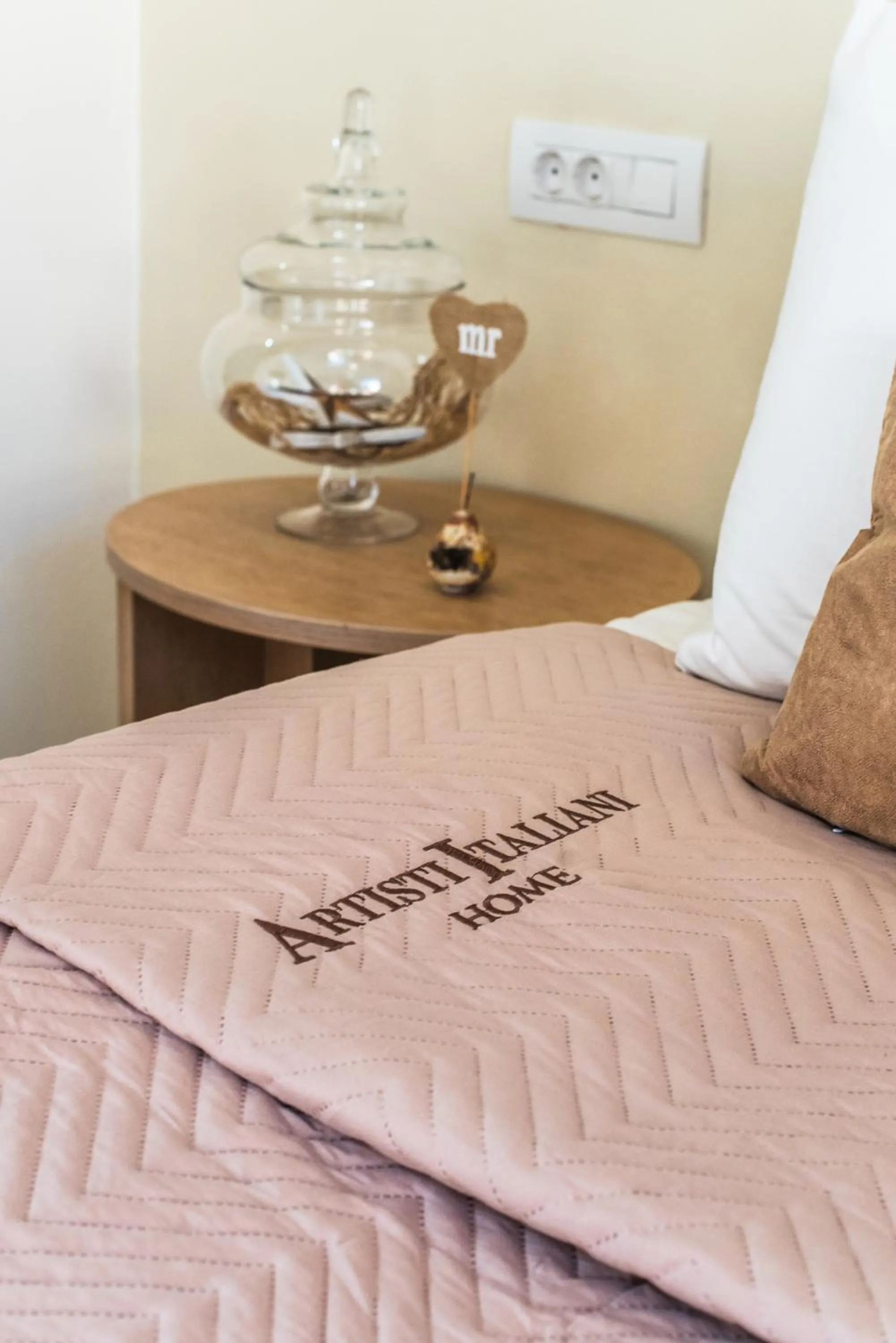 Bedroom, Bed in Mirage Studios