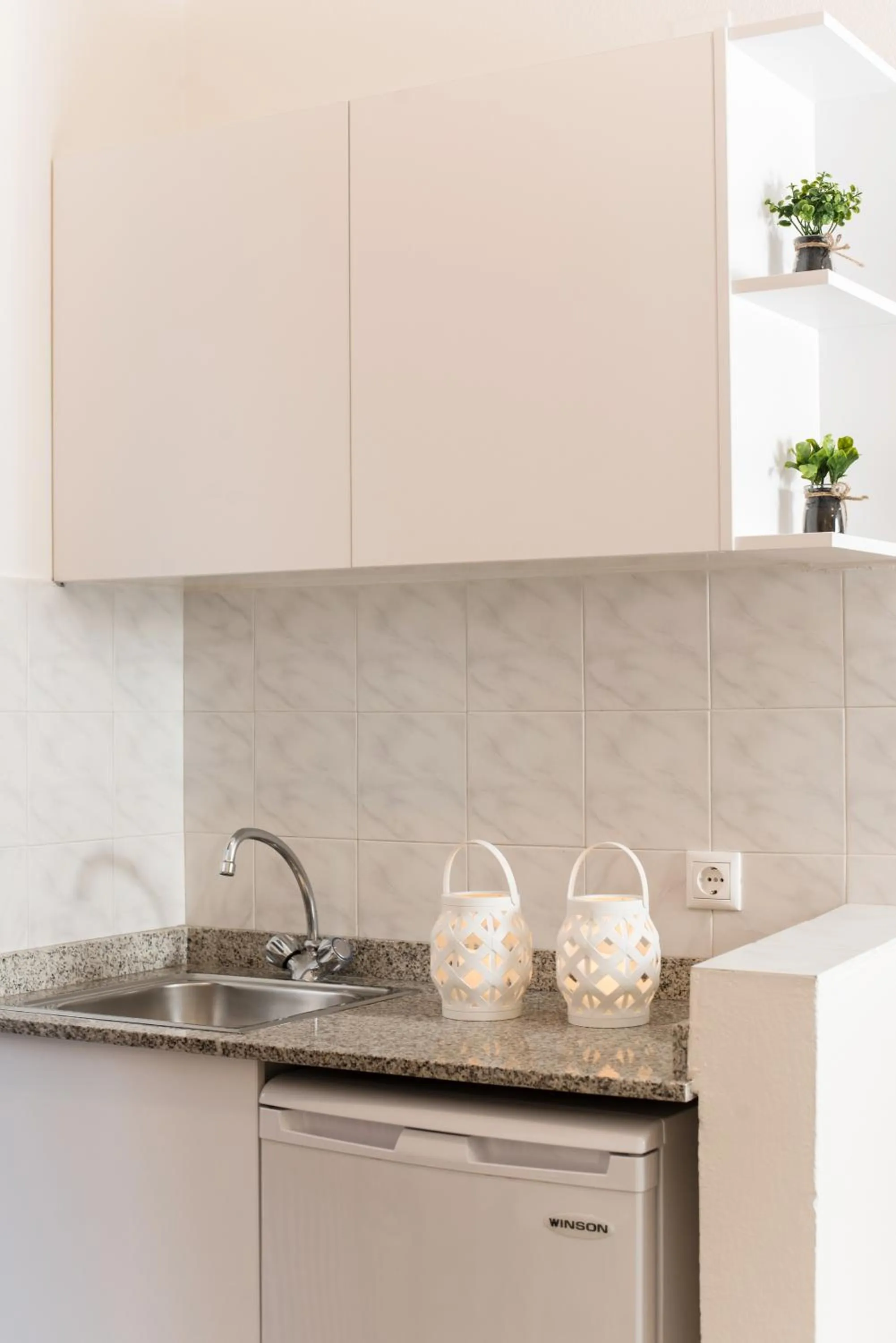 Kitchen or kitchenette in Mirage Studios