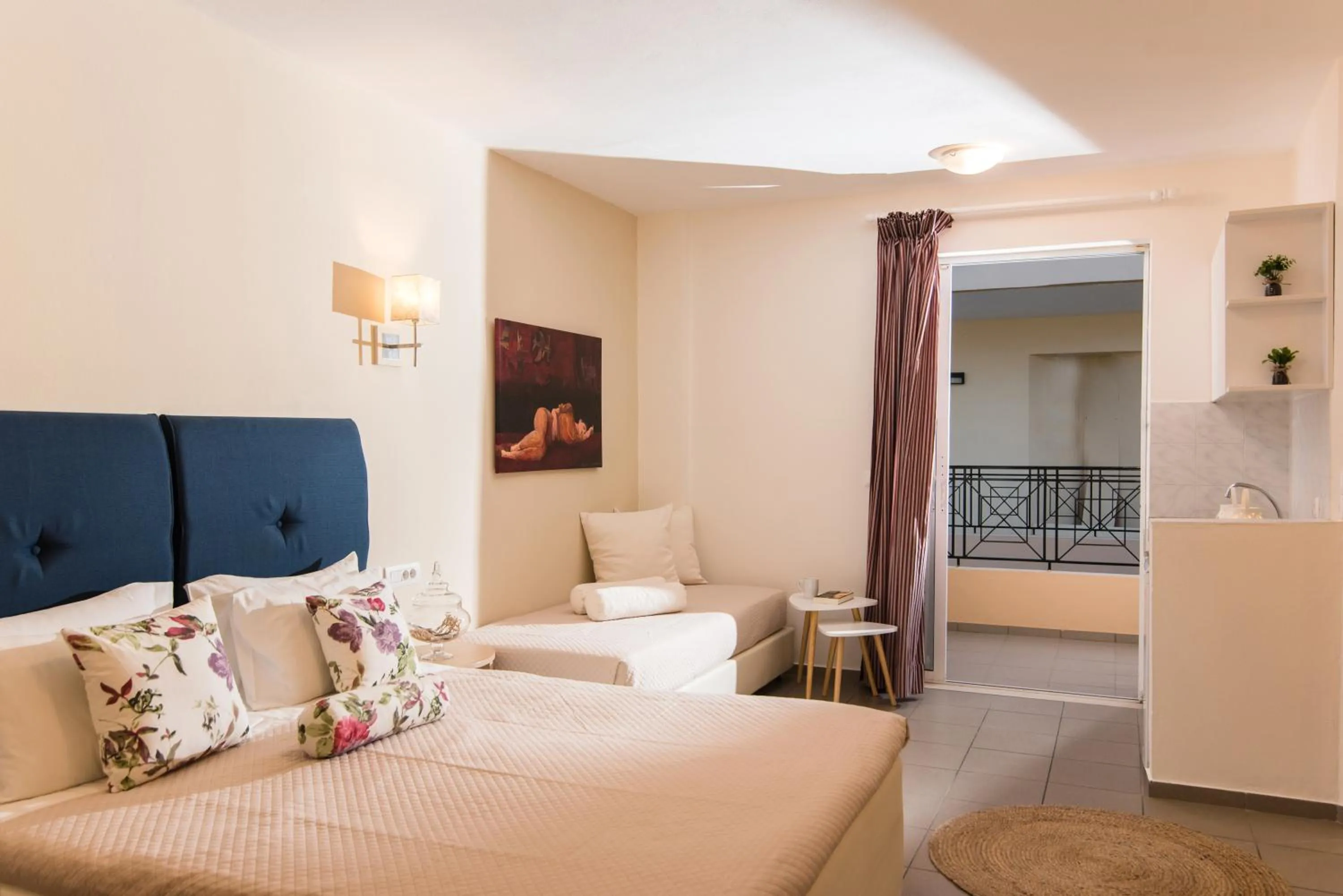 Seating area, Bed in Mirage Studios