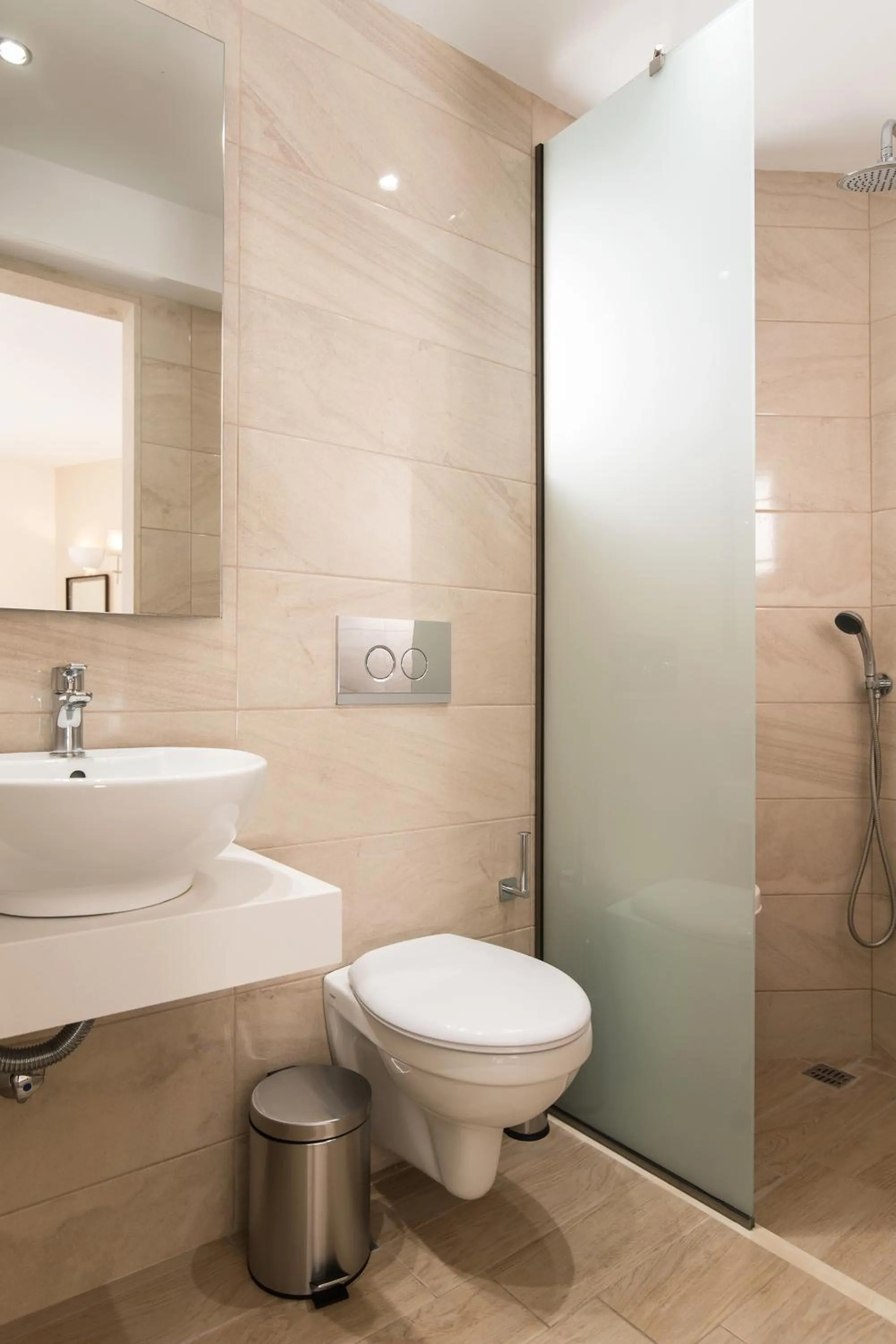 Bathroom in Mirage Studios