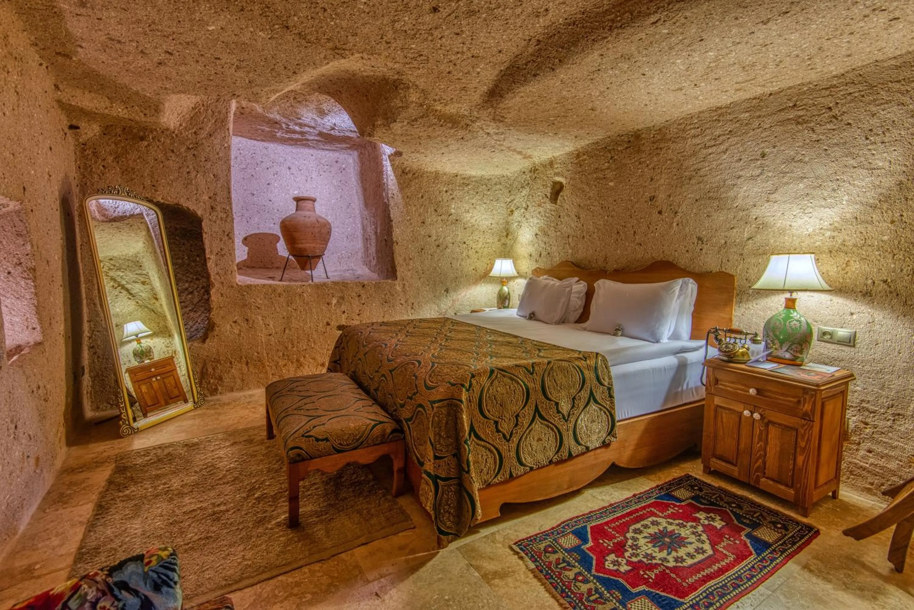 Bed in MUSEUM HOTEL - Relais & Châteaux