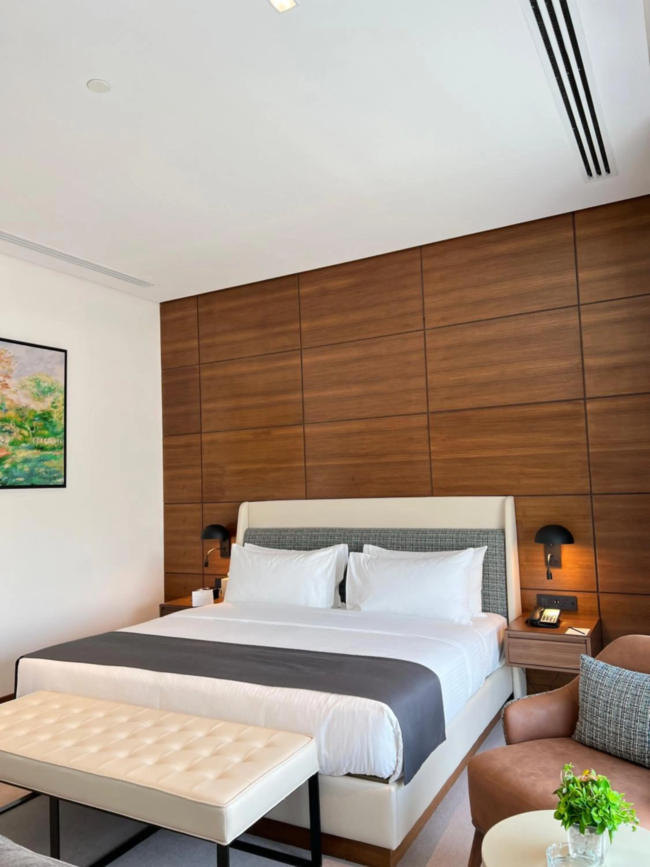 Bedroom, Bed in Golden Tulip Riyadh Convention and Exhibition Center