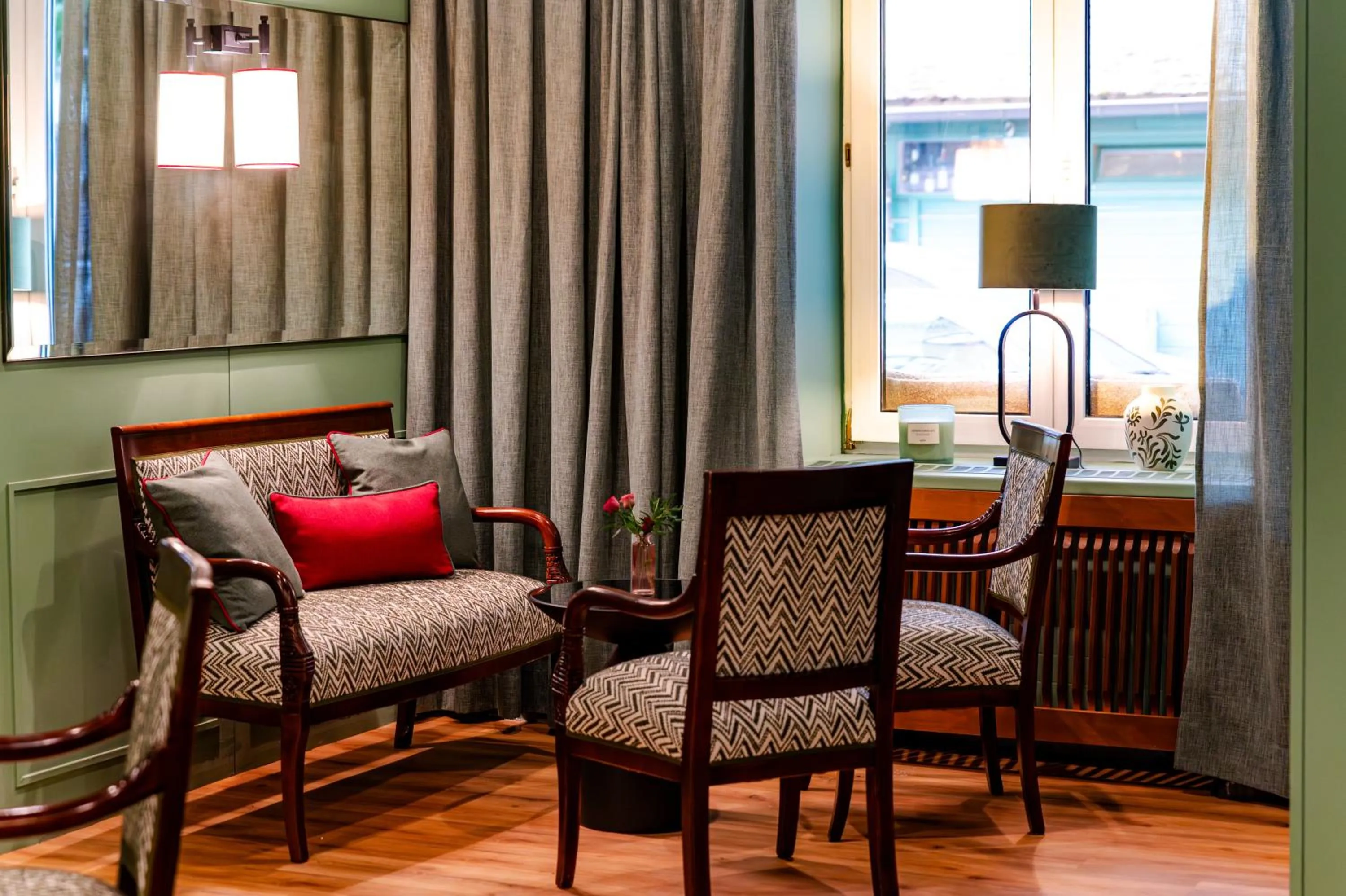 Lobby or reception in Hotel Vier Jahreszeiten Salzburg