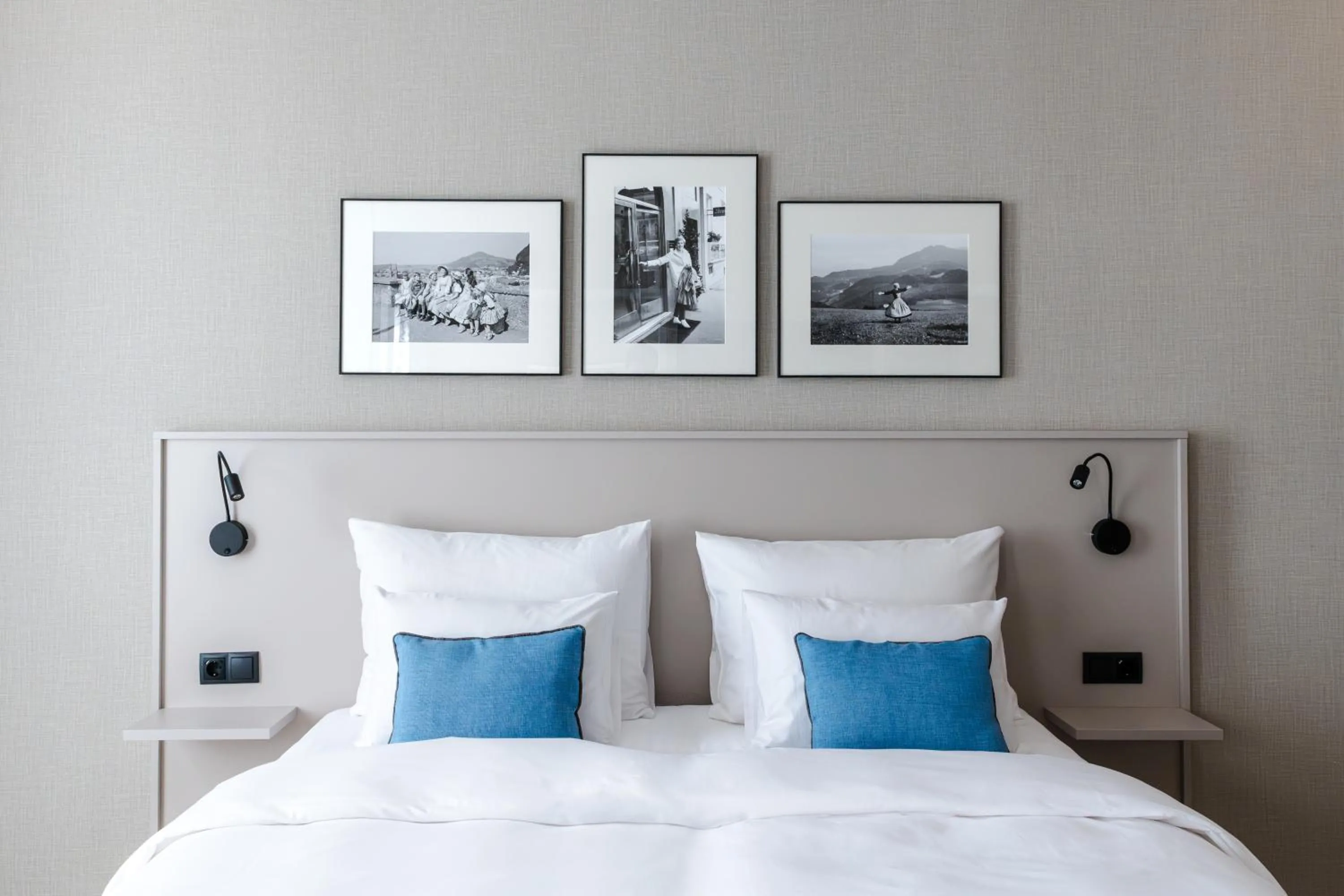 Bedroom, Bed in Hotel Vier Jahreszeiten Salzburg