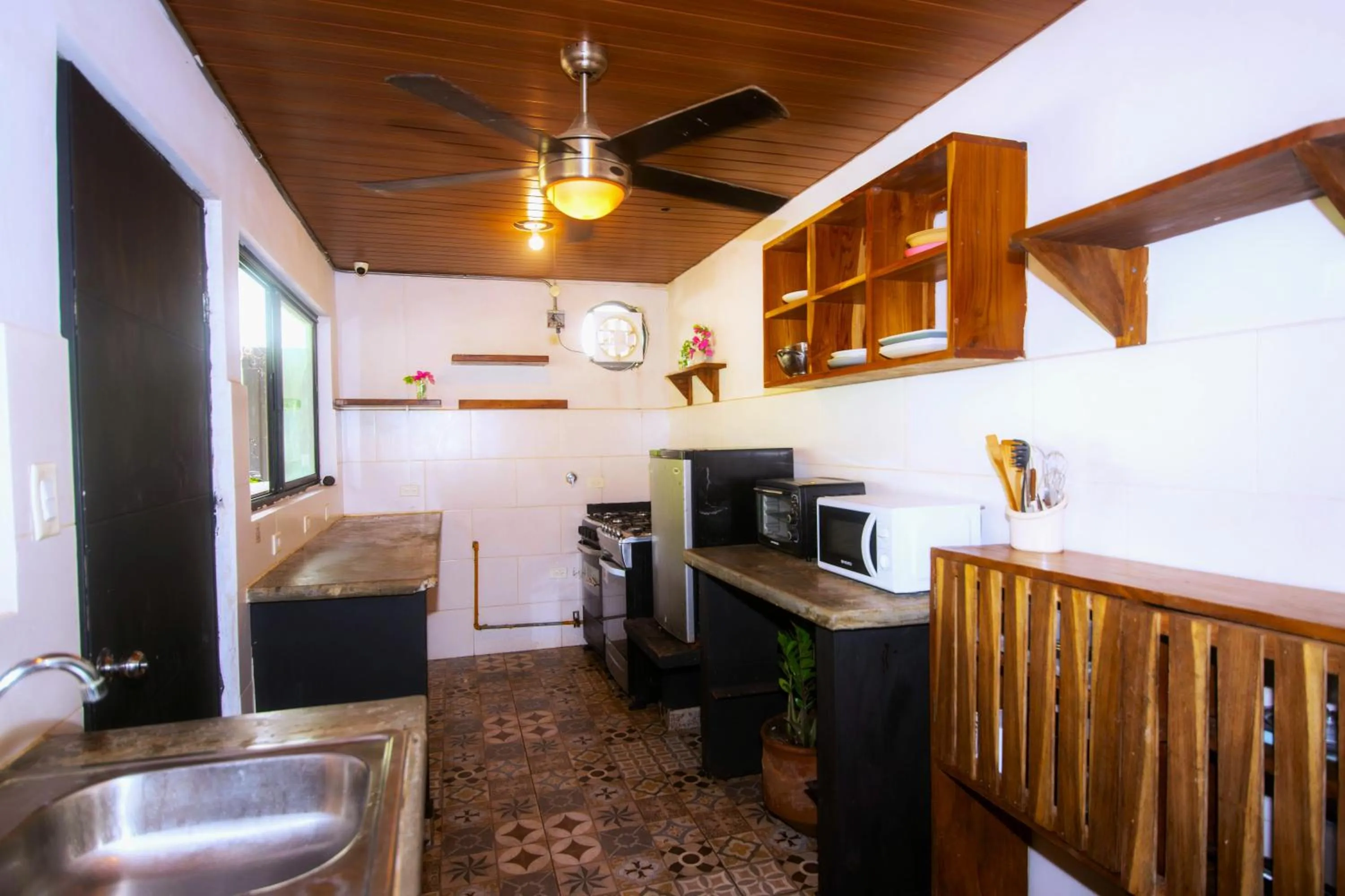 Communal kitchen in Wao Jungle Venao