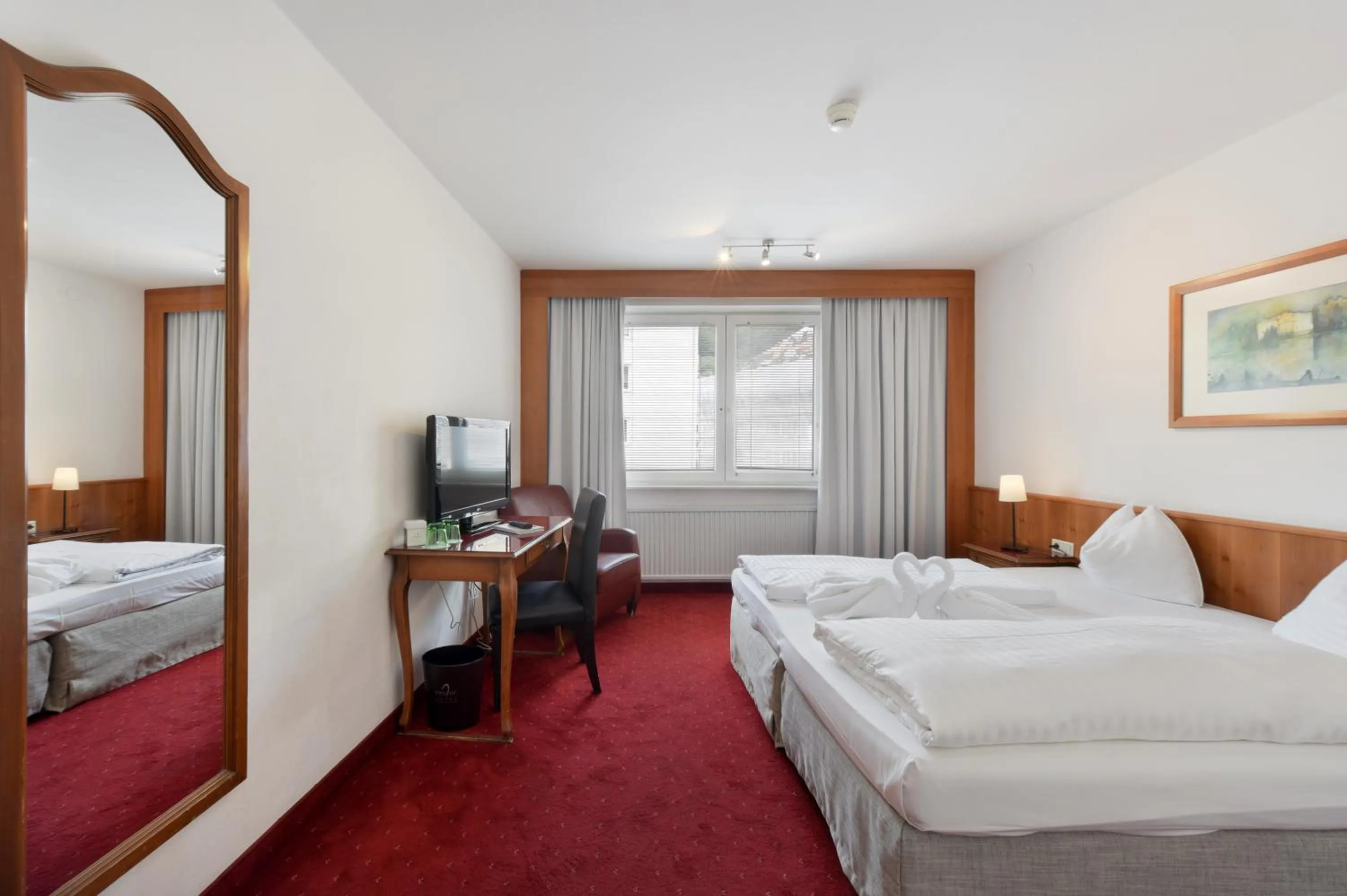 Photo of the whole room, Bed in Am Neutor Hotel Salzburg Zentrum