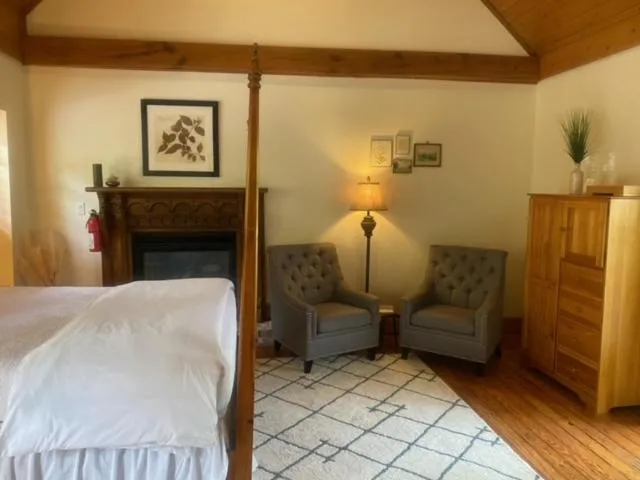 Bed in Beaufort House Inn