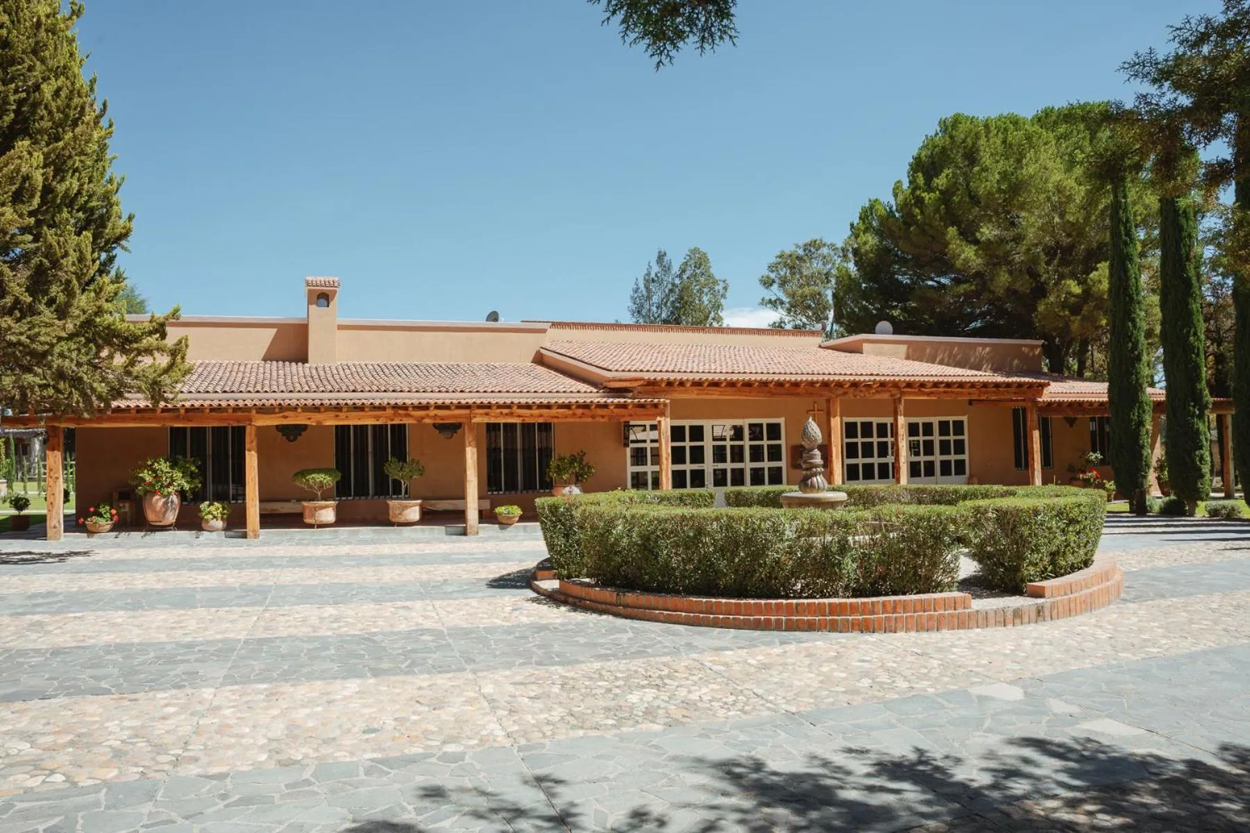 La Capilla Hotel