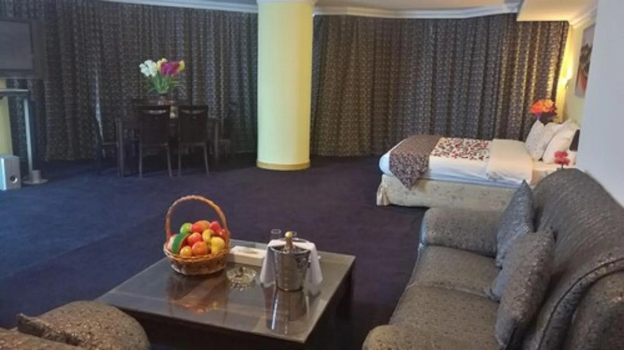 Living room, Bed in Phoenicia Tower Hotel And Spa