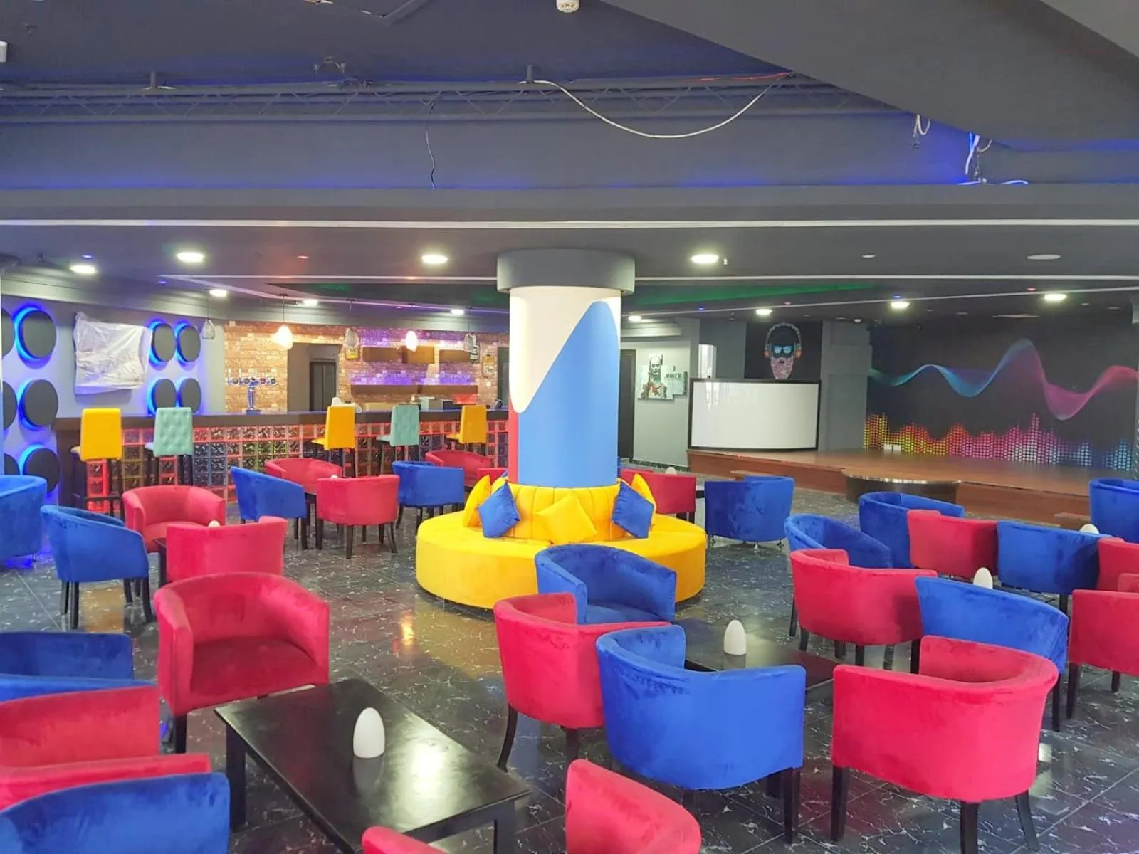 Restaurant/places to eat in Phoenicia Tower Hotel And Spa