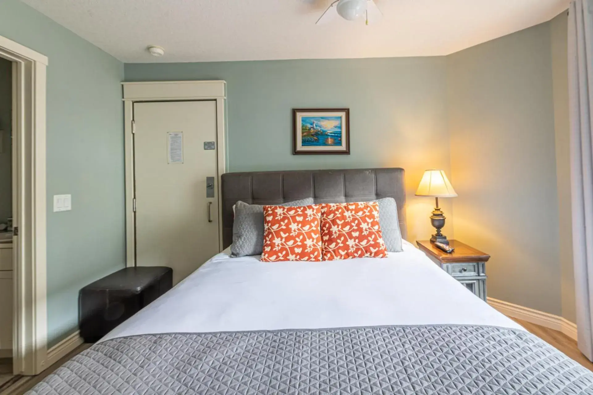 Double Room in Windtower Lodge - Canmore Double Room in Windtower Lodge - Canmore