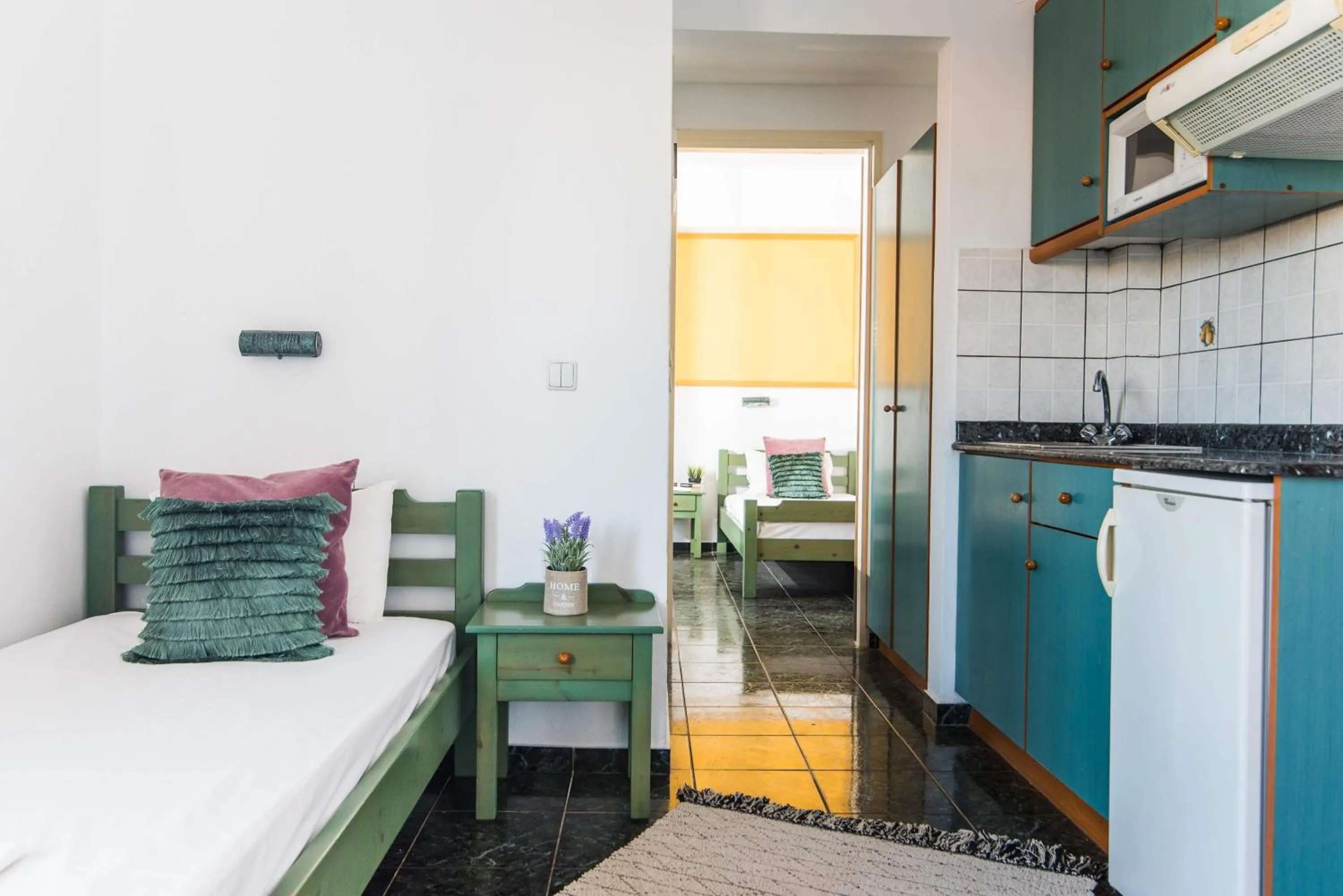 Bedroom, Bed in Yiannis Manos Hotel Resort