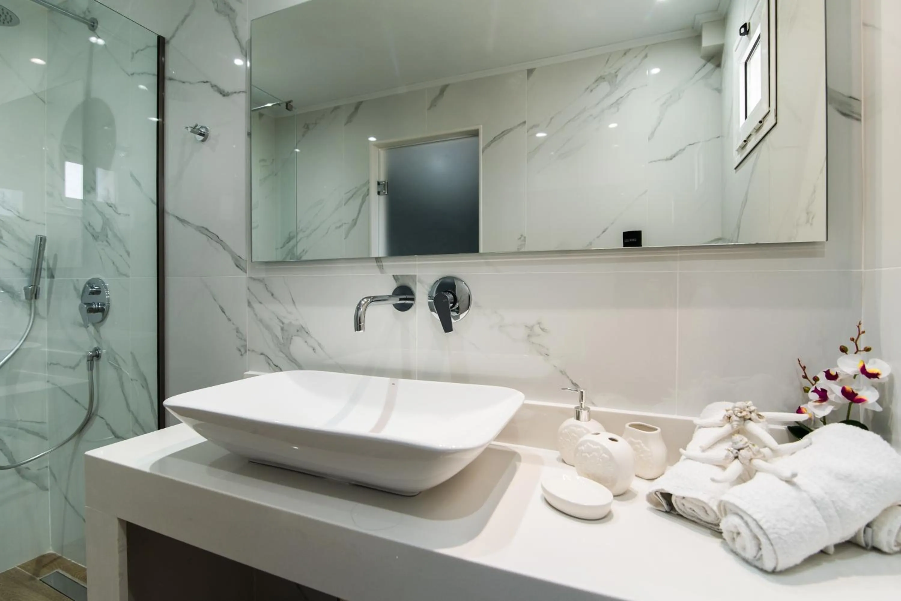 Bathroom in Yiannis Manos Hotel Resort