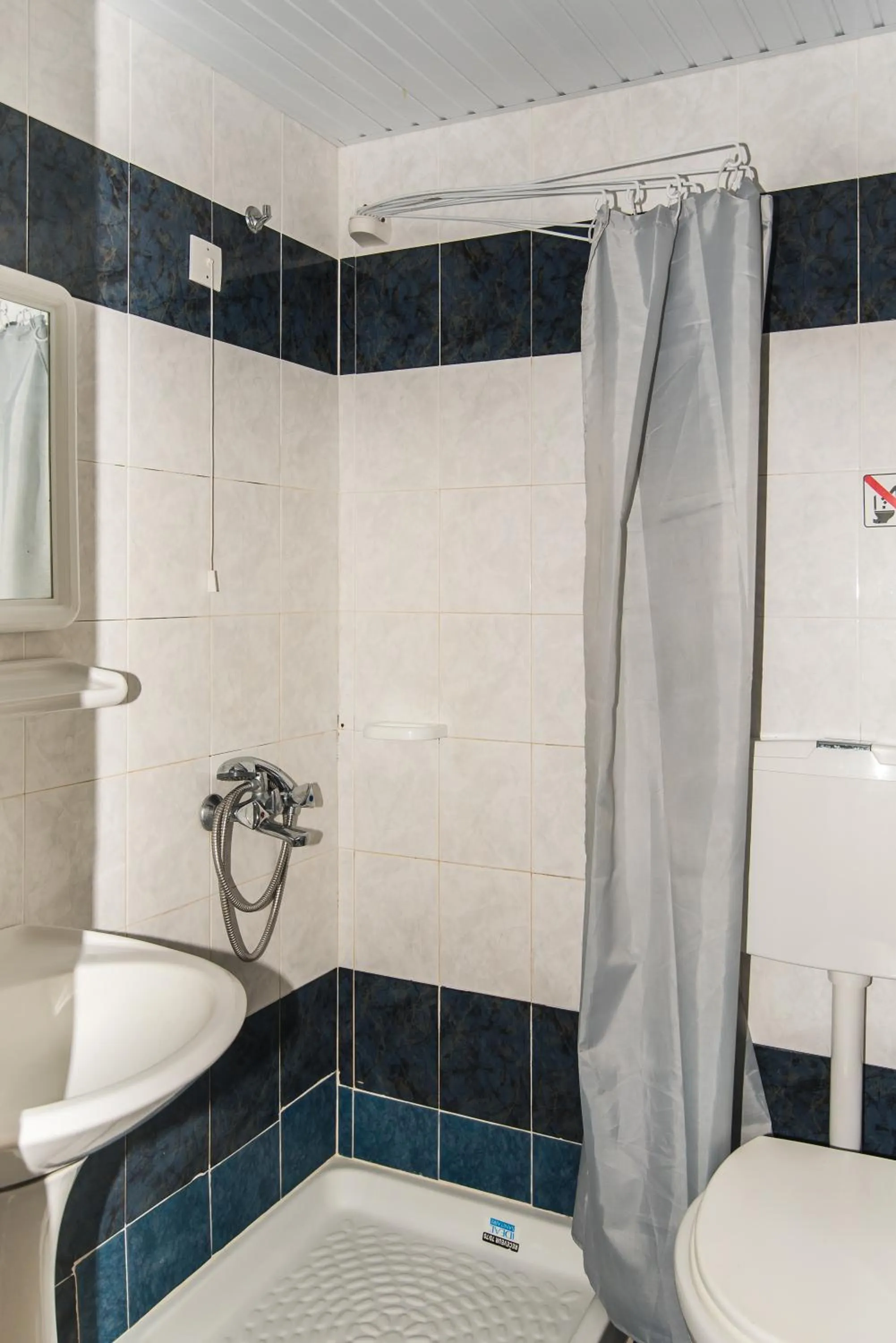 Bathroom in Yiannis Manos Hotel Resort