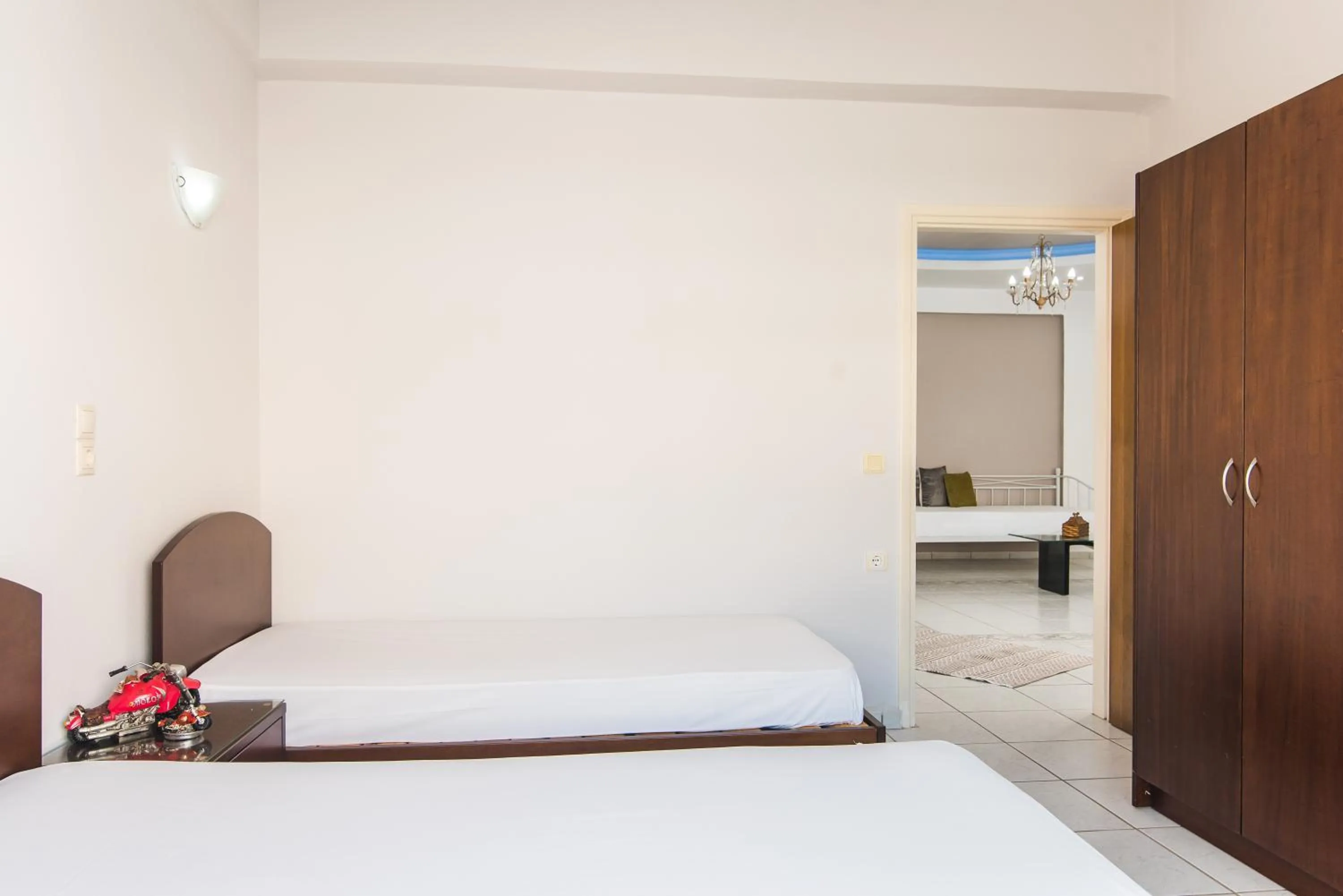 Bedroom, Bed in Yiannis Manos Hotel Resort