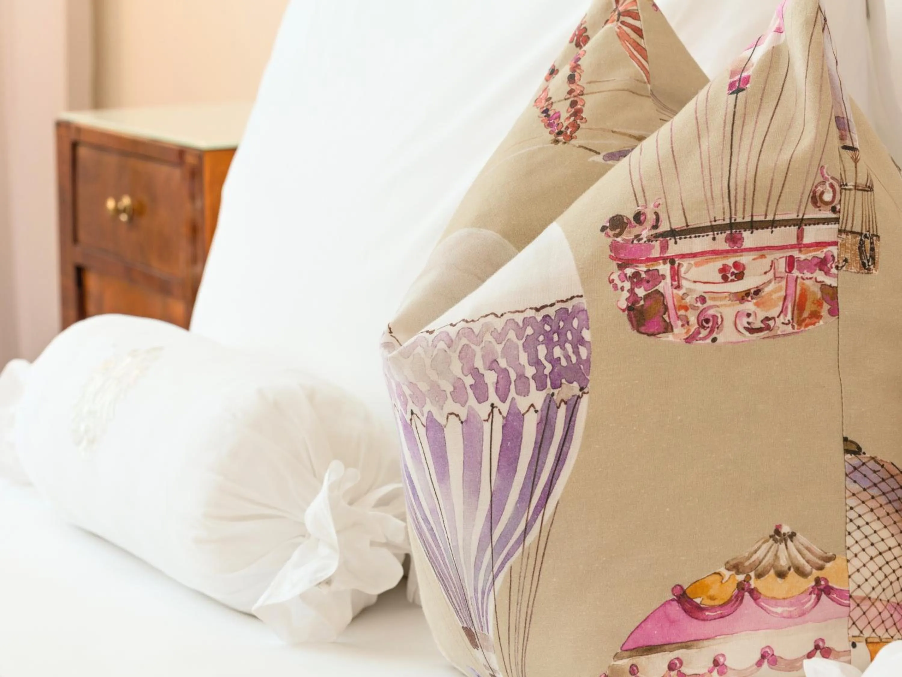 Bed in Hotel Kaiserhof Wien