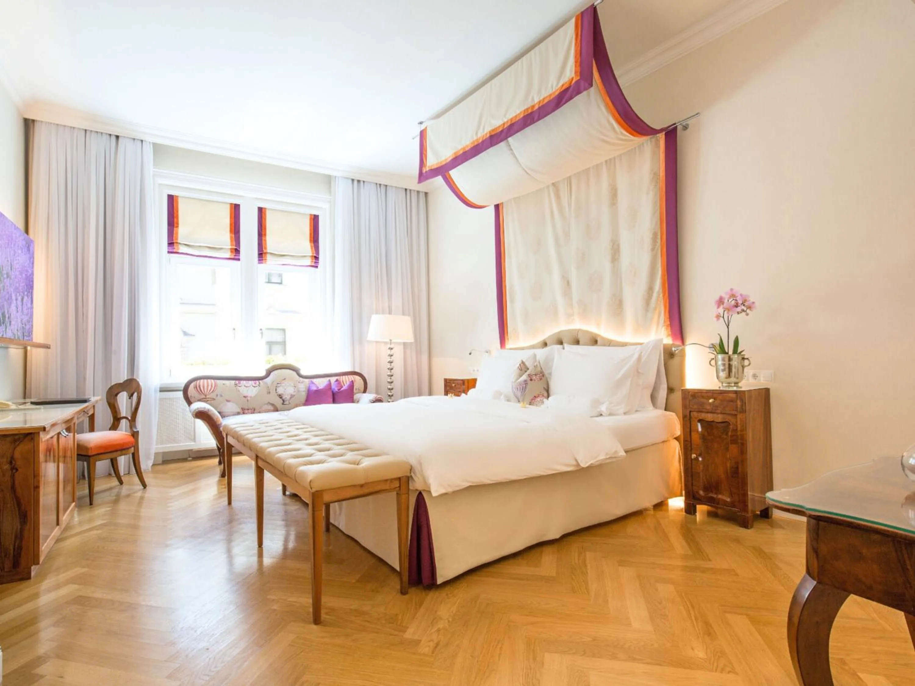 Bed in Hotel Kaiserhof Wien