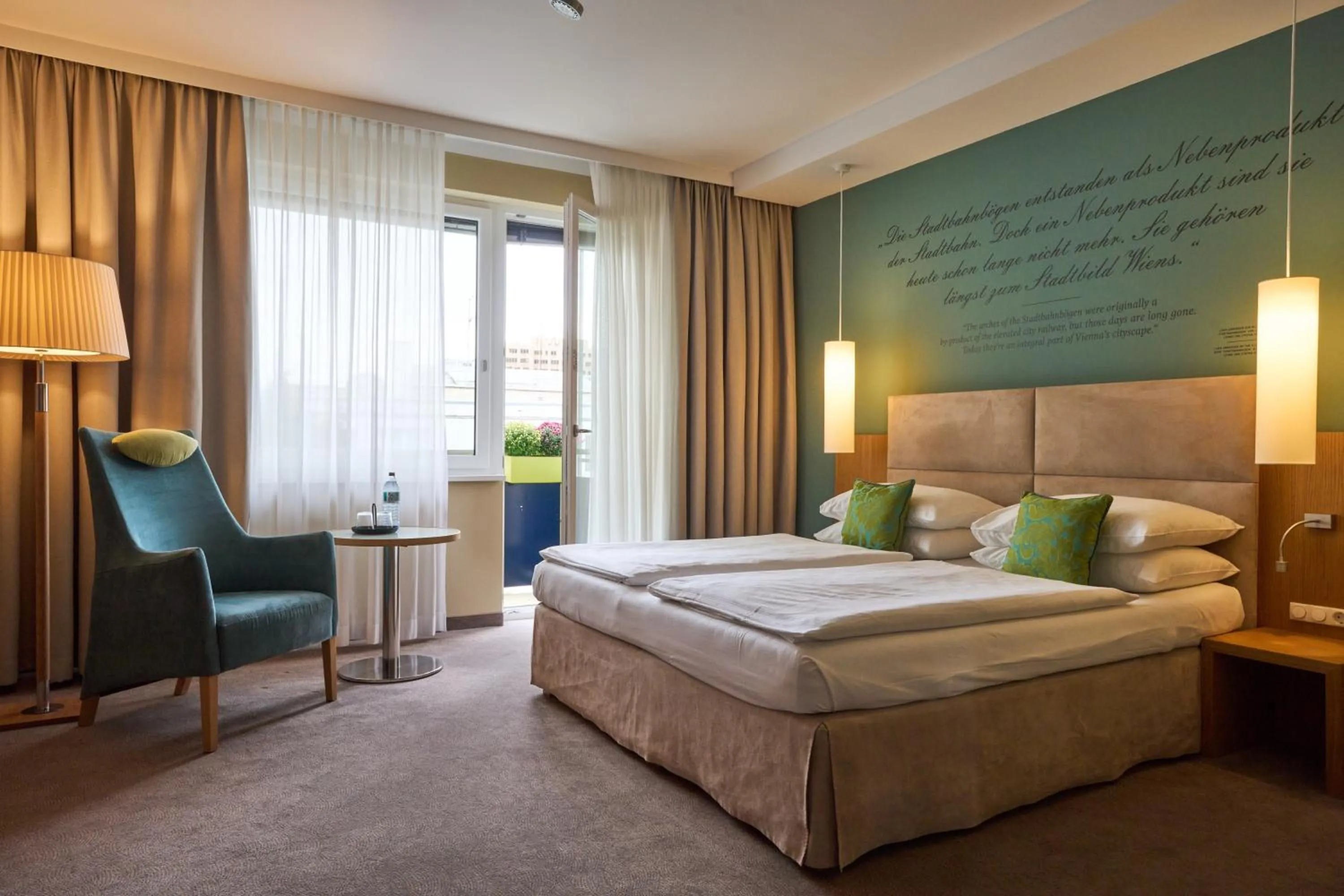 Photo of the whole room, Bed in Henriette Stadthotel Vienna