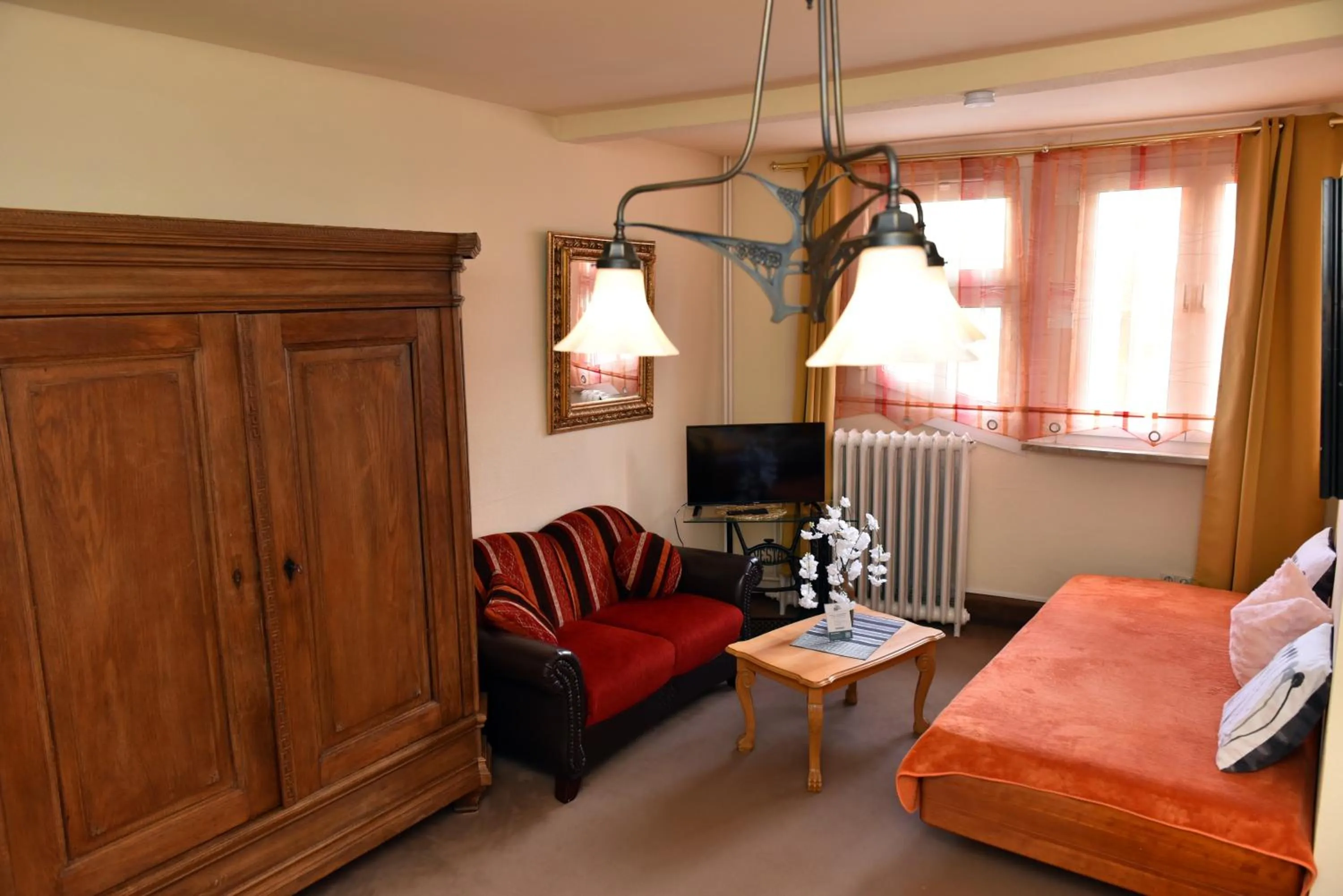 Photo of the whole room in Hotel-Pension Teutonia