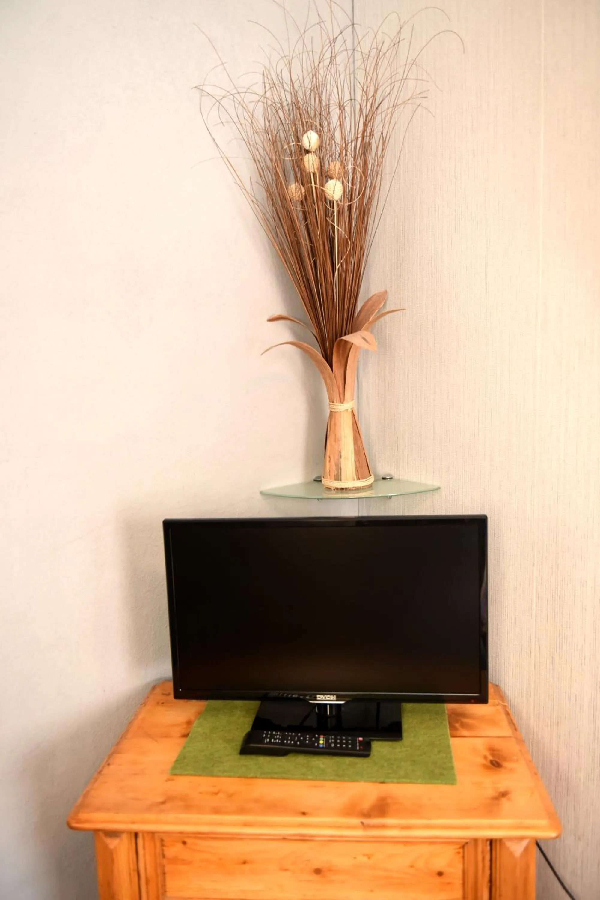 Photo of the whole room in Hotel-Pension Teutonia