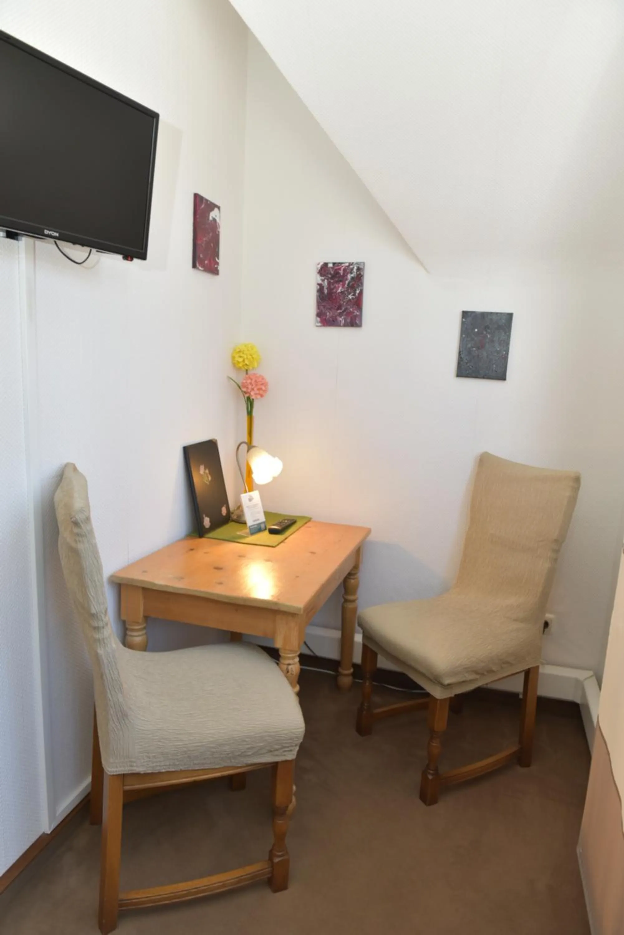 Photo of the whole room in Hotel-Pension Teutonia