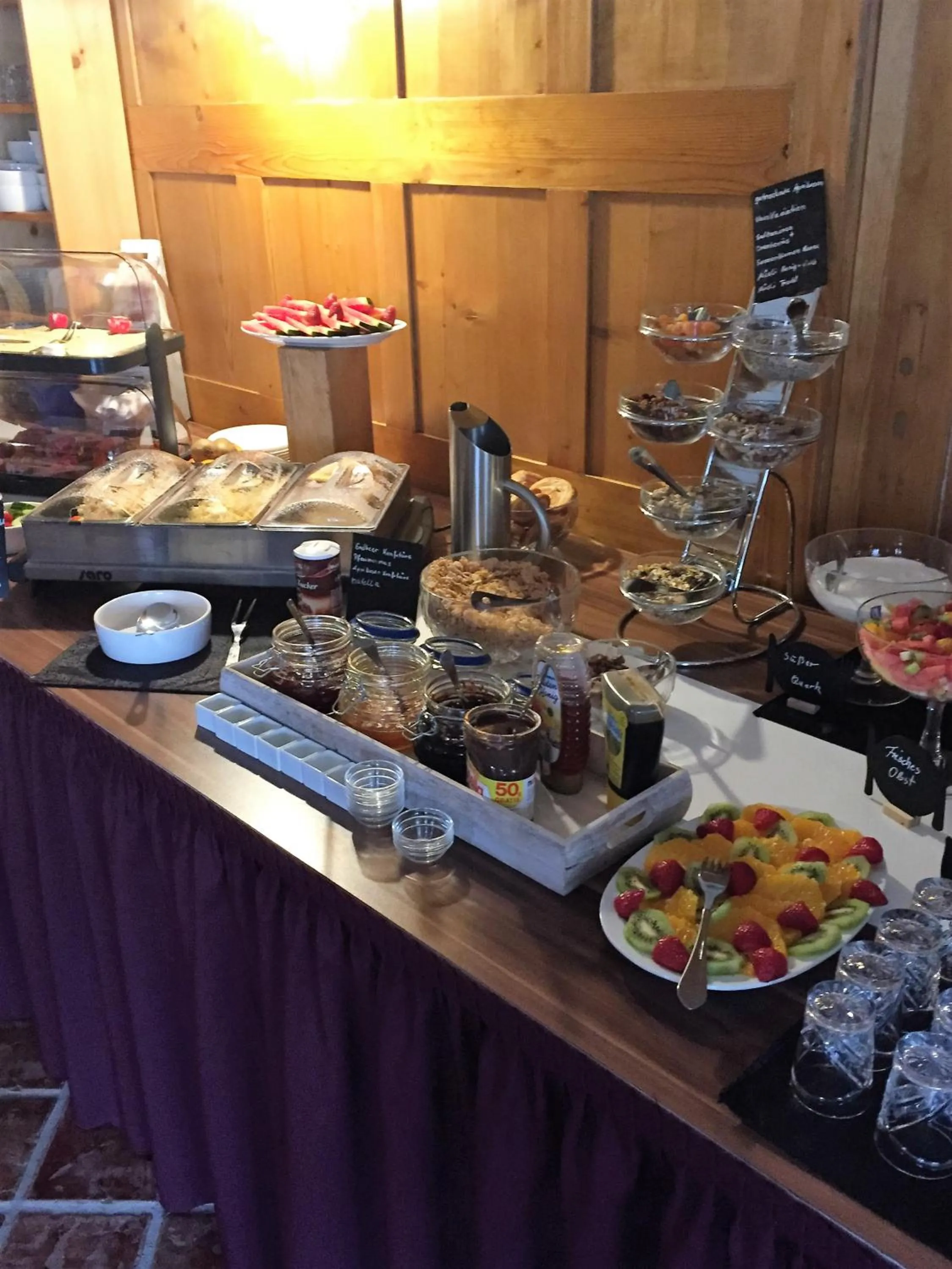 Continental breakfast in Hotel-Pension Teutonia