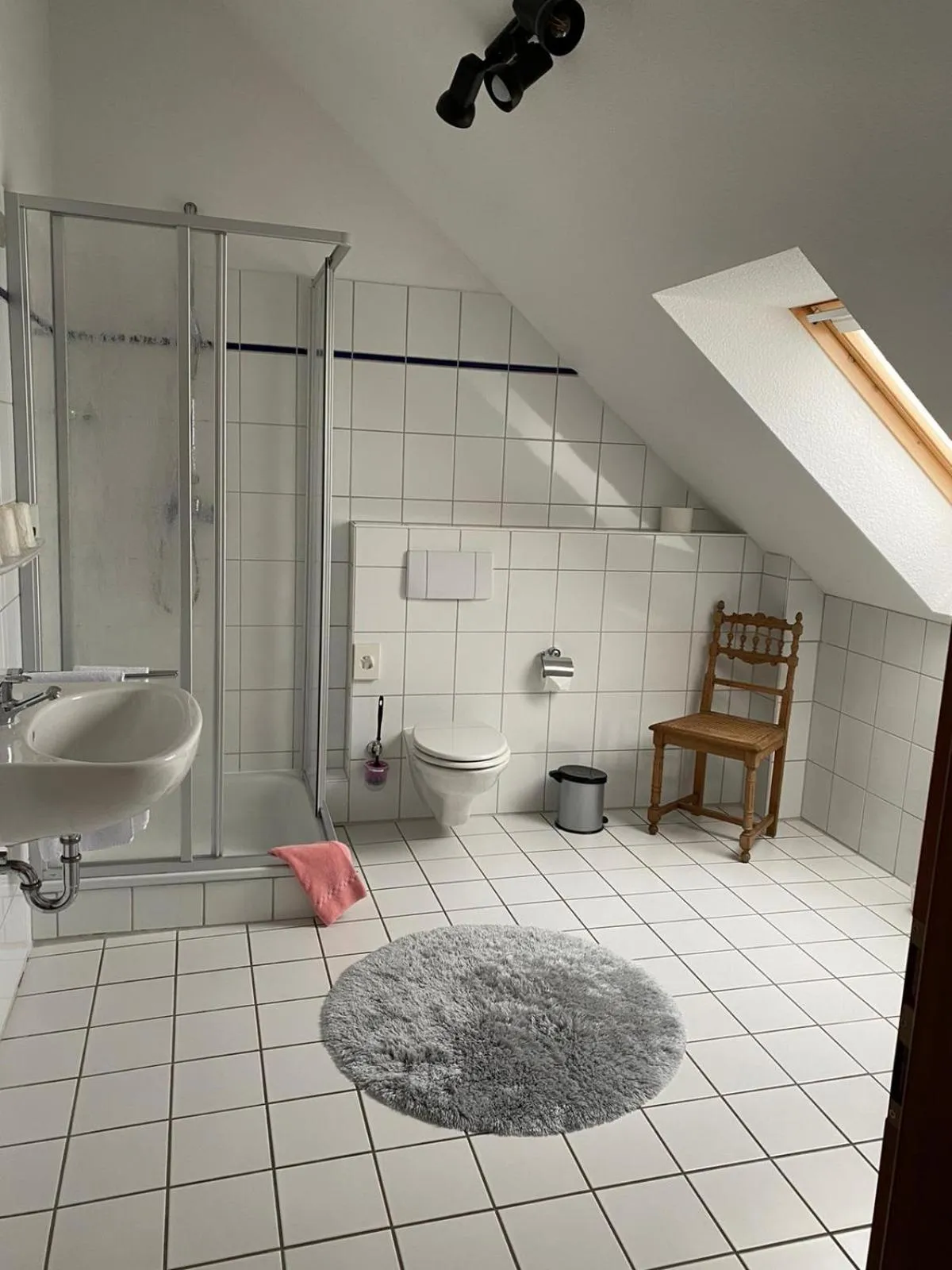 Bathroom in Hotel-Pension Teutonia