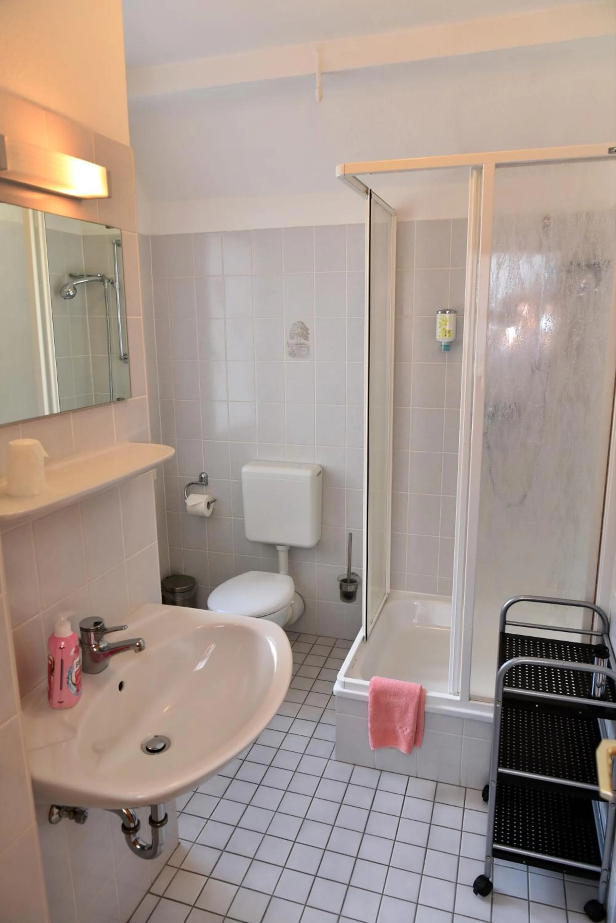 Photo of the whole room in Hotel-Pension Teutonia