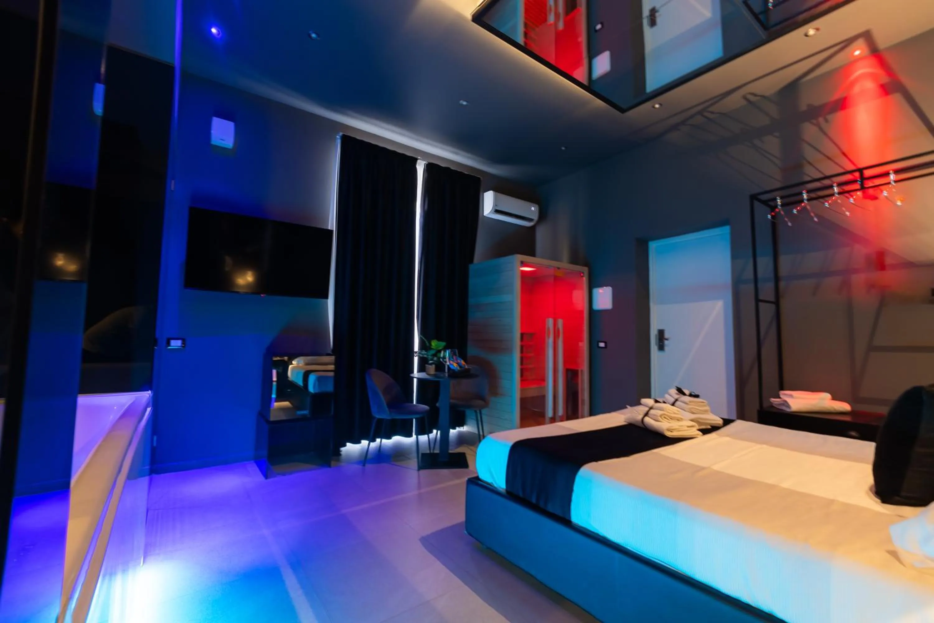 Bed in Maximum Suite & Spa